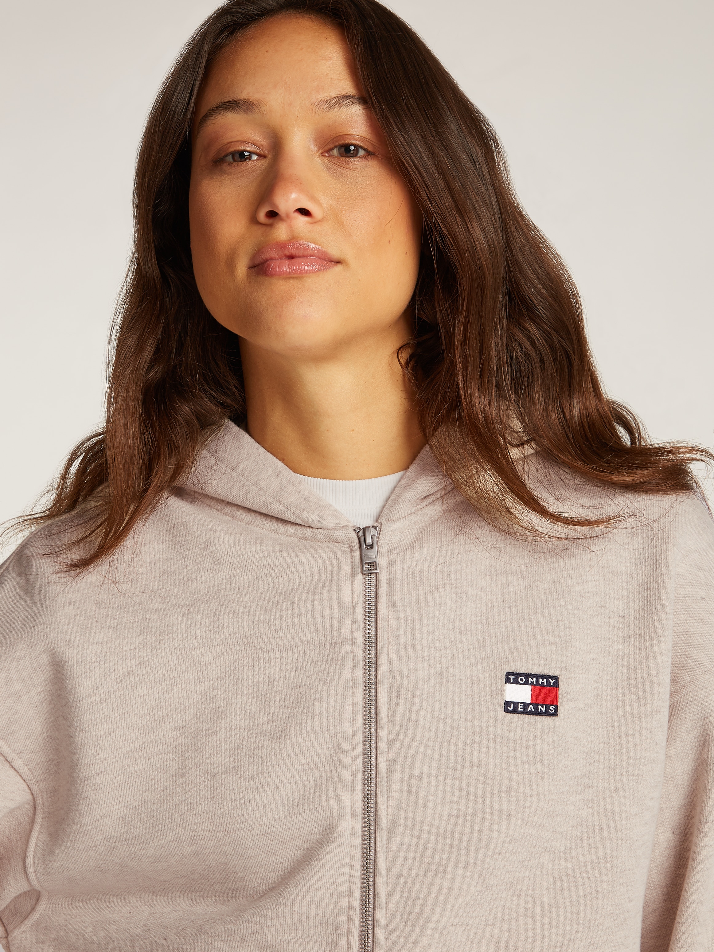 Tommy Jeans Curve Sweatshirt »Sweatshirt TJW BOXY BADG«, in Großen Größen, 2-Wege-Reißverschluss, mit Logostickerei