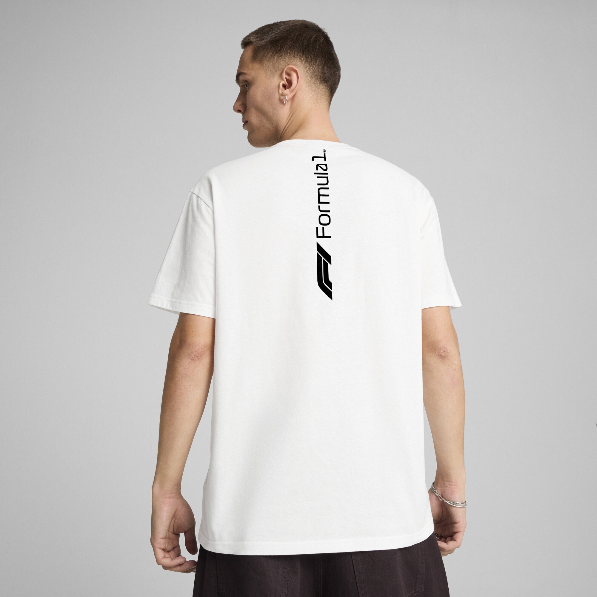 PUMA T-Shirt »F1® ESS+ Relaxed Graphic T-Shirt Herren«