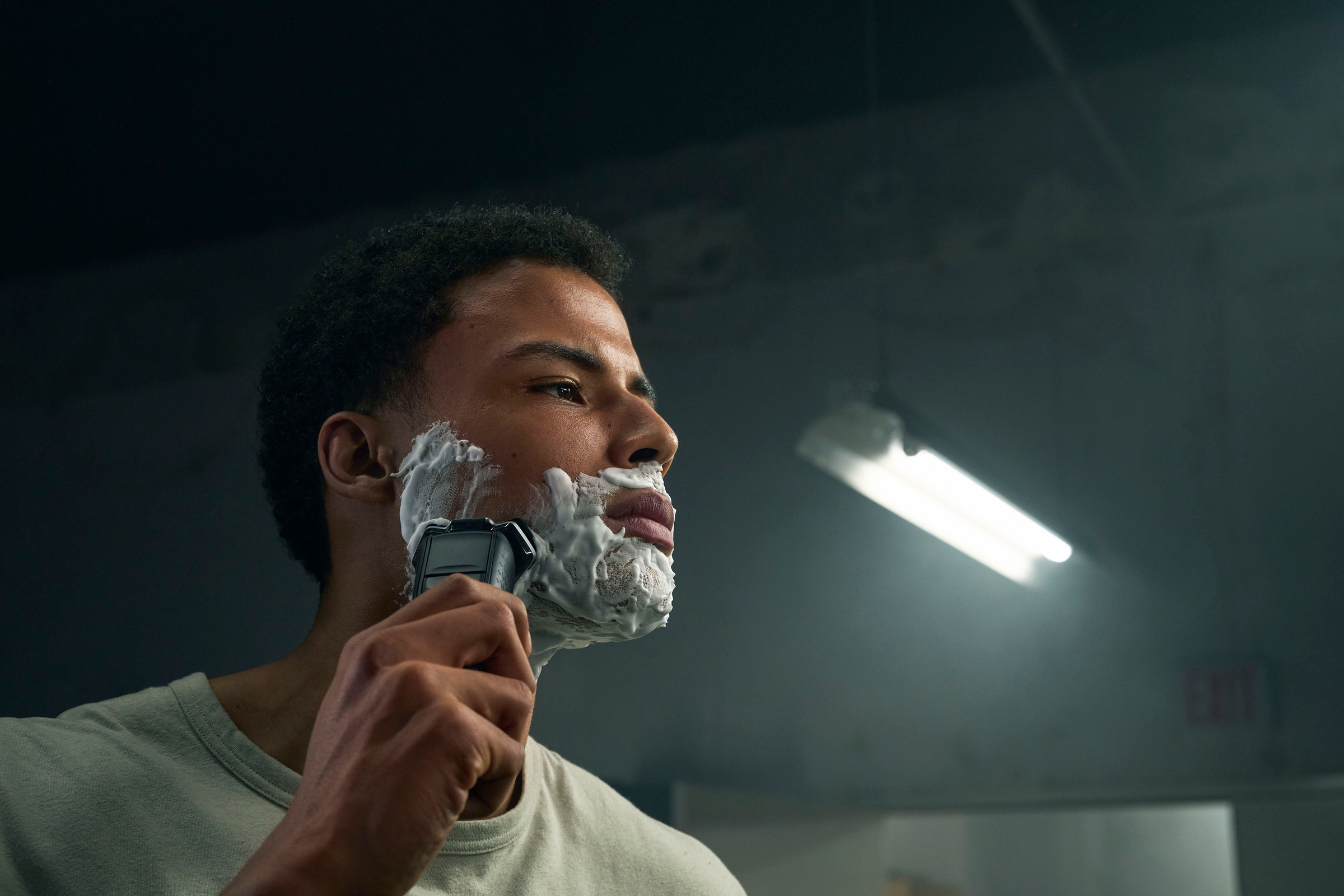 Thumbnail - Philips Elektrorasierer "Shaver Series 5000 S5898/25" ausklappbarer Präzisionstrimmer Ladestand, mit SkinIQ Technologie