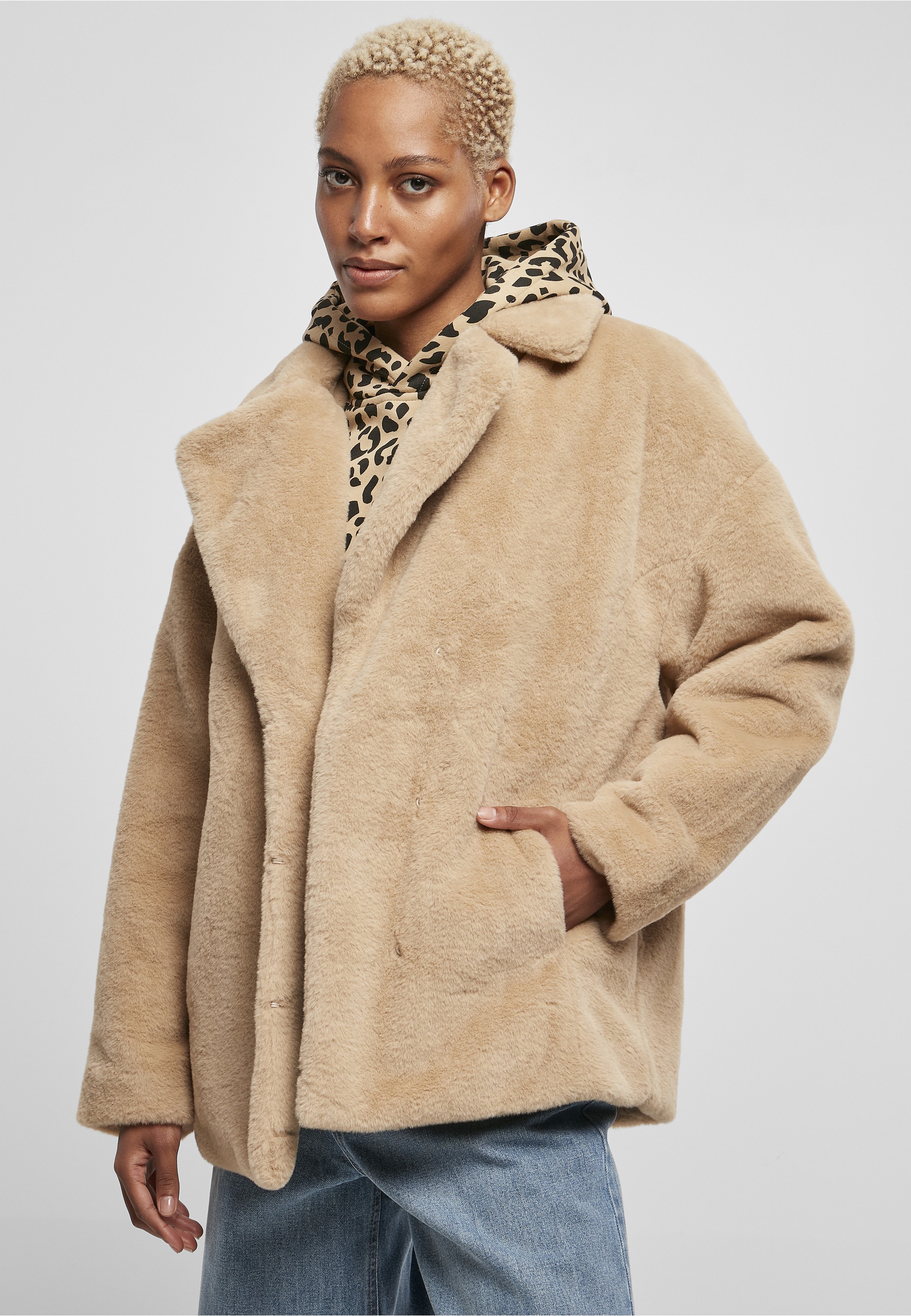 URBAN CLASSICS Winterjacke »Urban Classics Damen Ladies Lapel Teddy Jacket« 1 Stk. tlg. ohne Kapuze