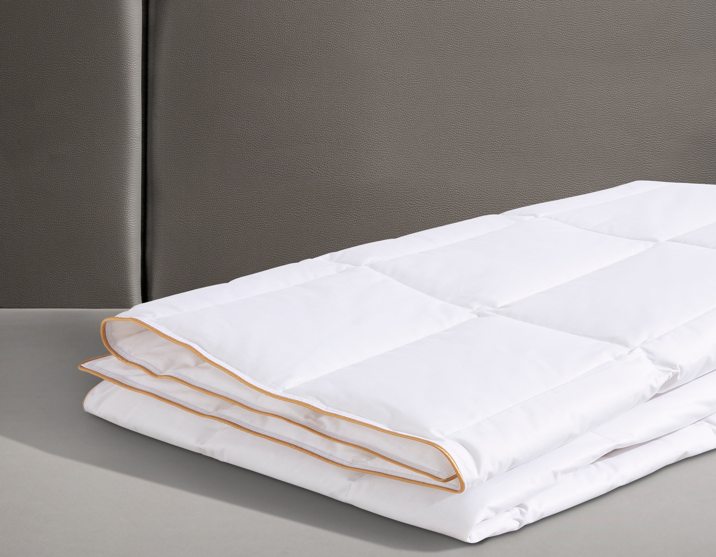 Thumbnail - Balette Daunenbettdecke "Edition 140 Jahre, Bettdecken für Sommer & Winter, Ganzjahresdecke" leicht Füllung 100Daunen 1 ...