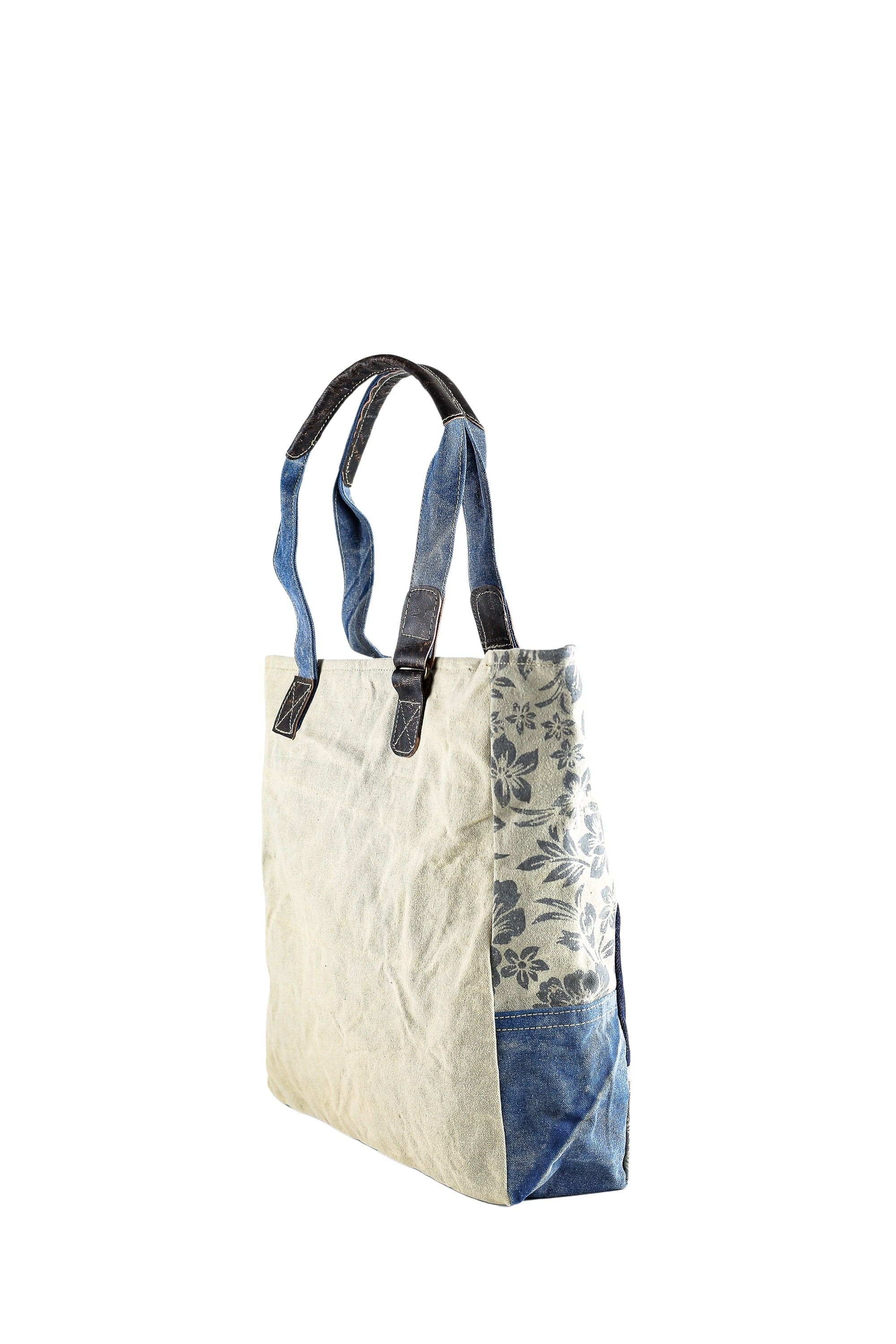 COLLEZIONE ALESSANDRO Schultertasche »Blume«, aus Jeans Stoff mit Blumen und Sternmotiv