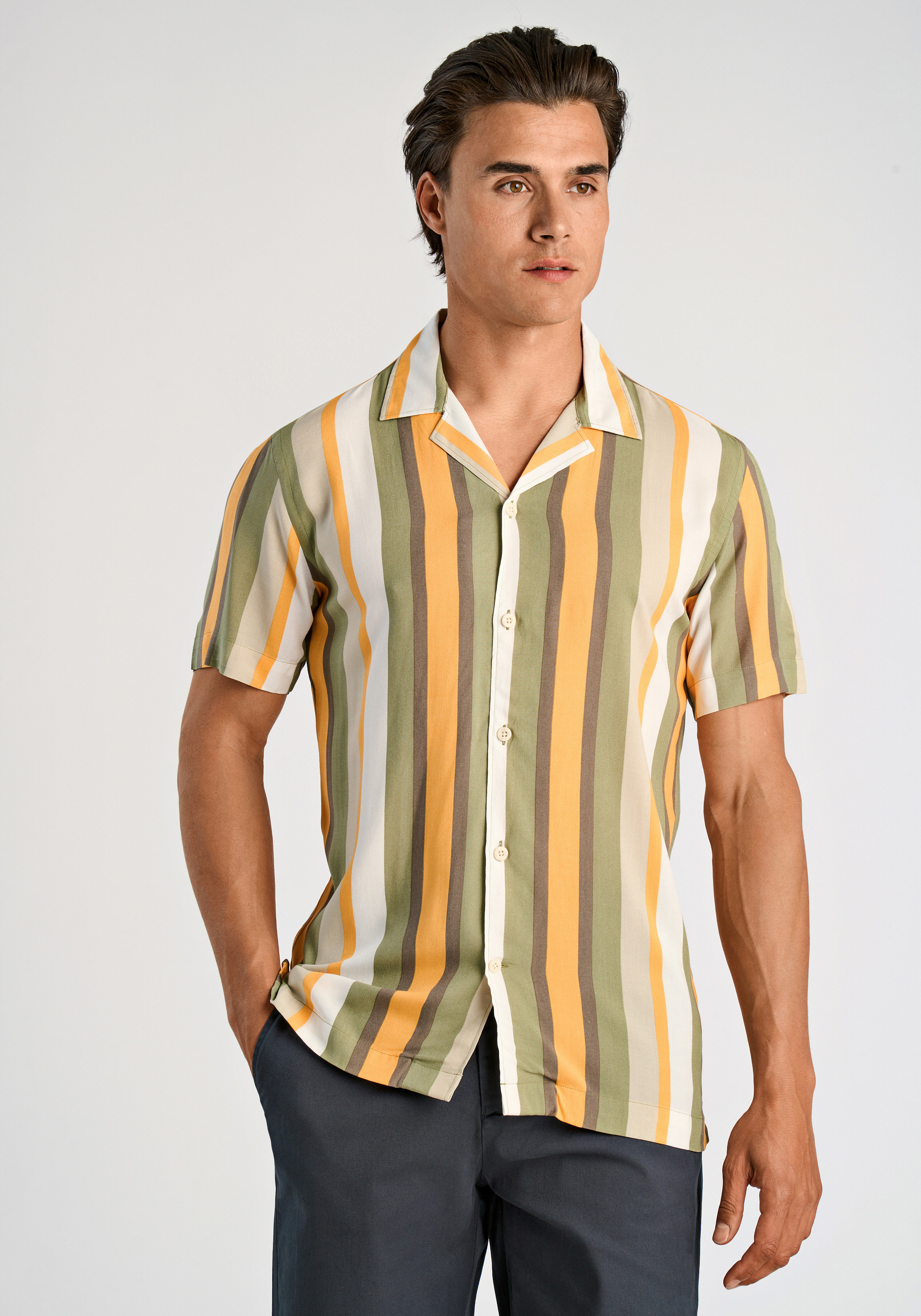 LINDBERGH Kurzarmhemd "Freizeithemd (Kurzarm) Relaxed Fit"