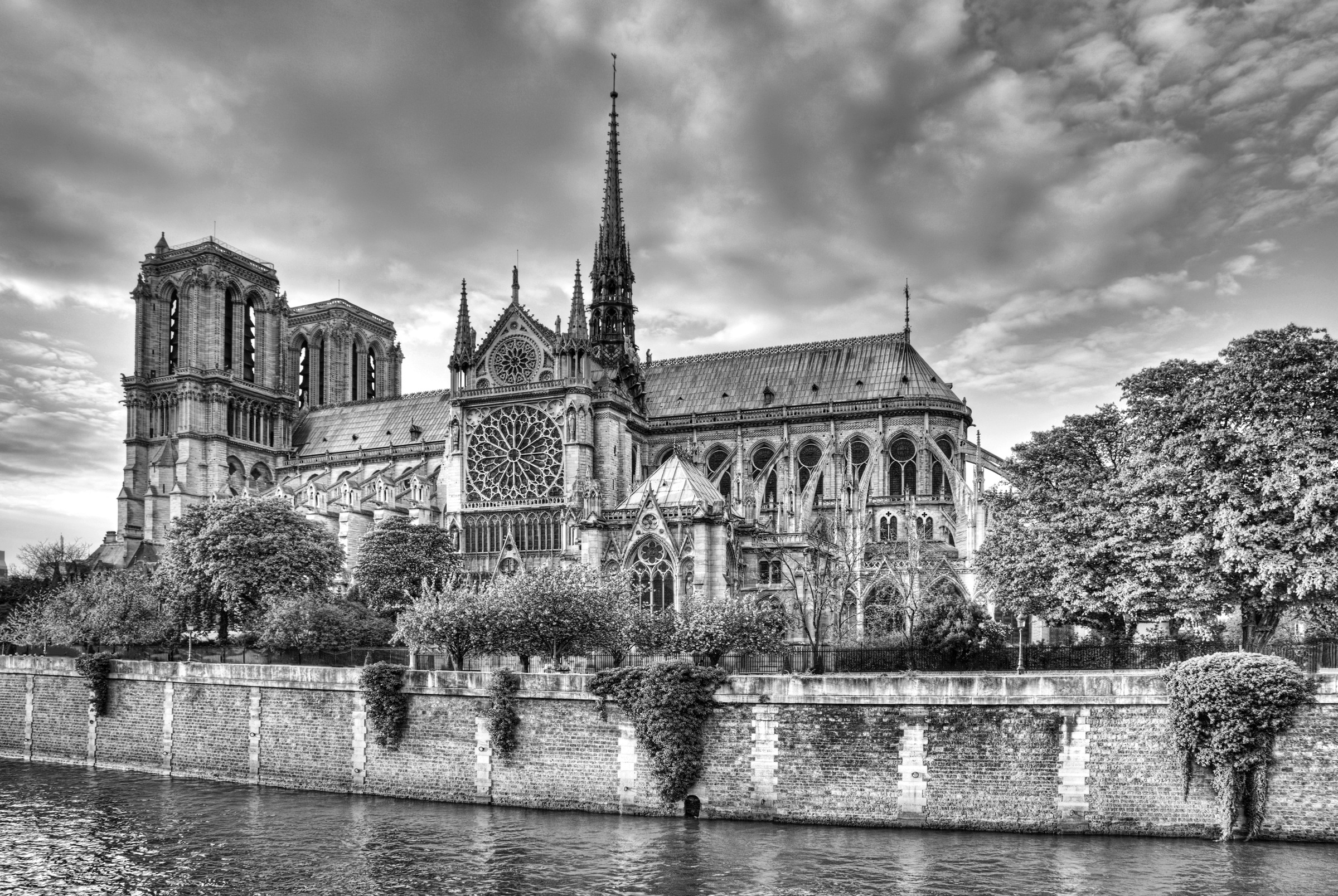 Papermoon Fototapete »Notre Dame Schwarz & Weiß«