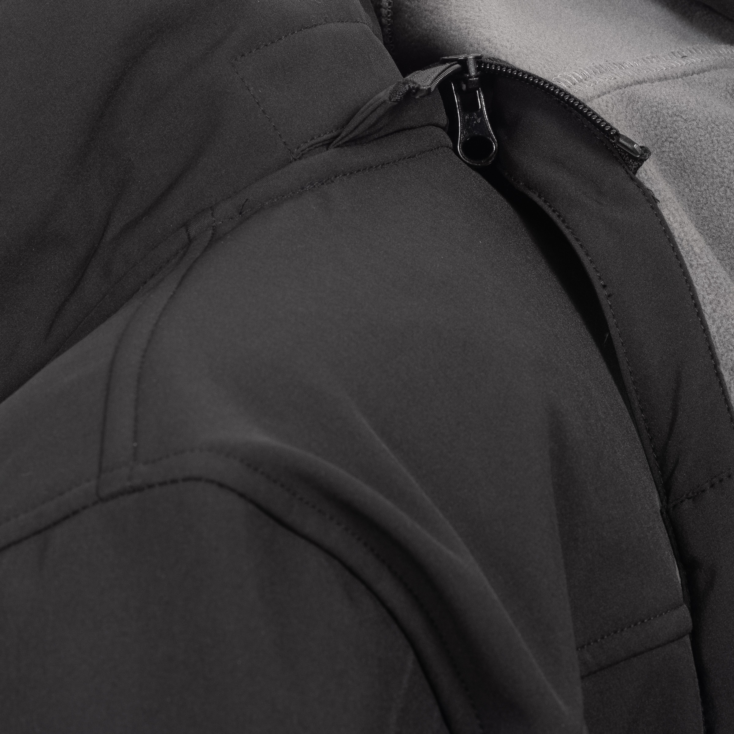 Thumbnail - ankerglut Softshellmantel "PEAK BREEZE BLACK EDITION" auch in Großen Größen erhältlich