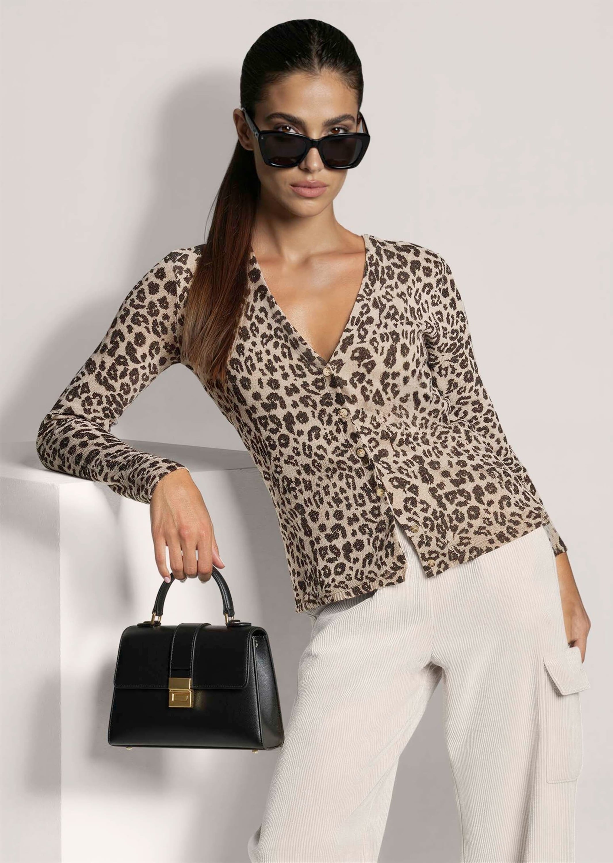 MADELEINE Strickjacke »Strickjacke Kaschmirjacke mit Leo-Druck«