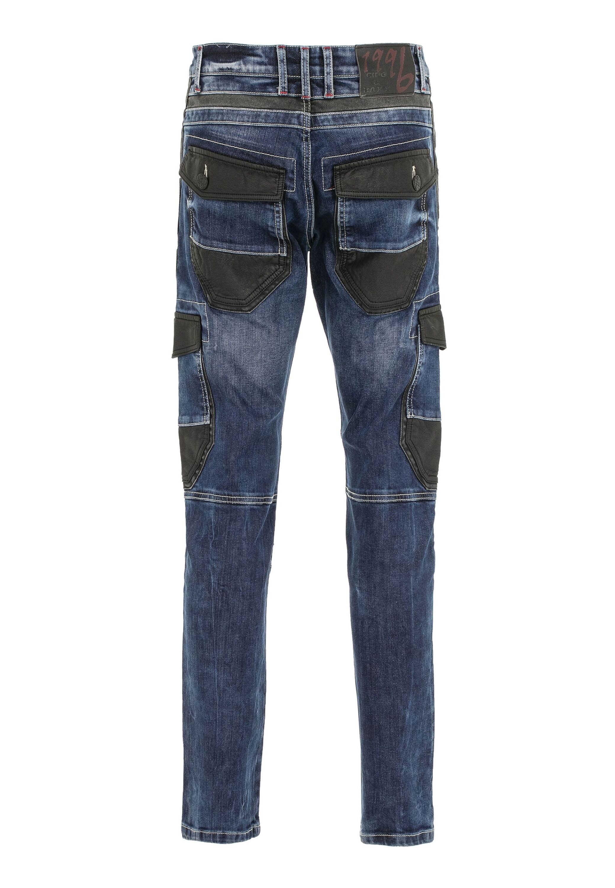 Cipo & Baxx Regular-fit-Jeans »DENIM«, bequeme Jeans mit auffälligen Applikationen, CD586