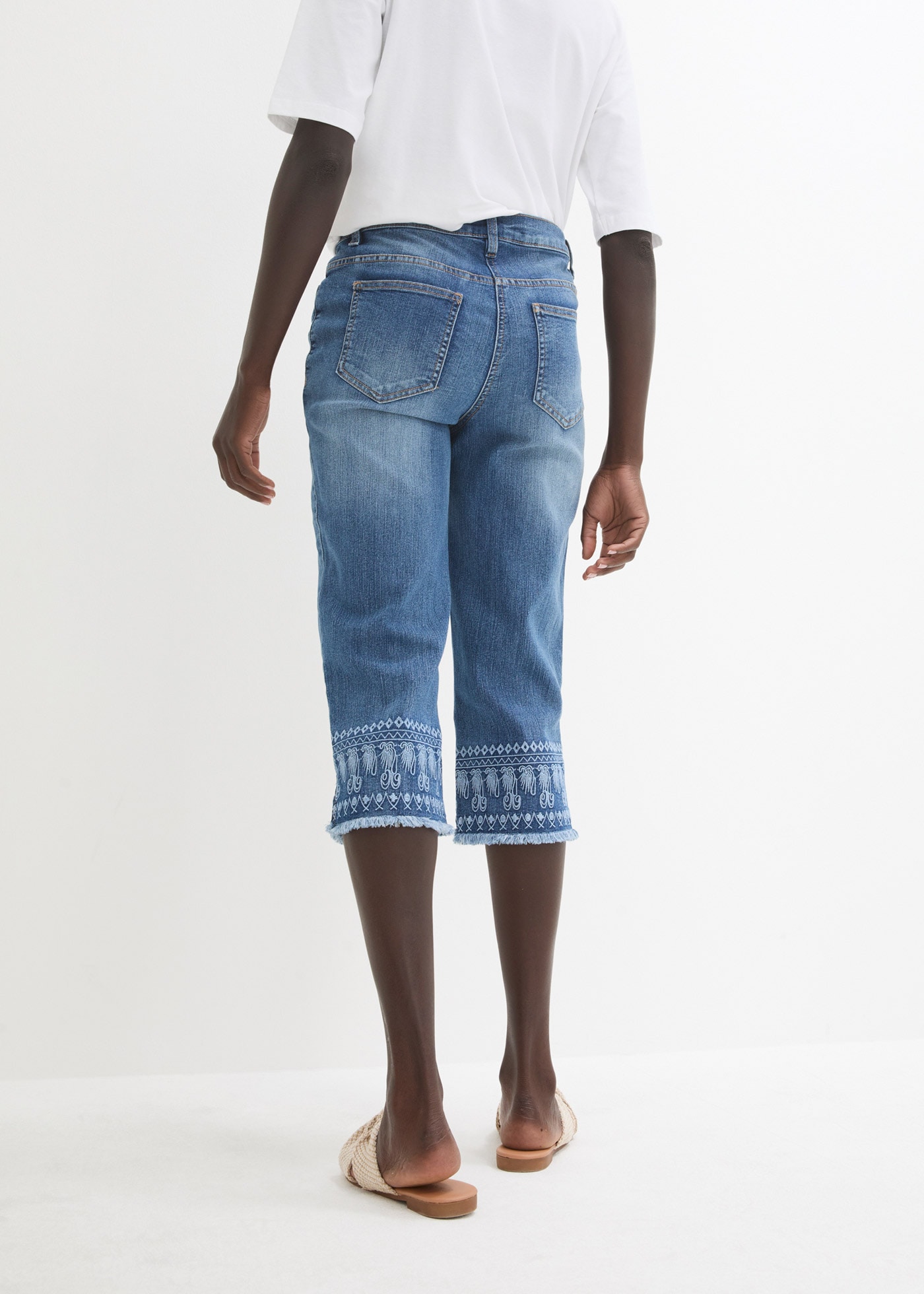 bonprix Caprijeans Slim Fit Passform, Capri-Länge, mit Stickerei günstig online kaufen