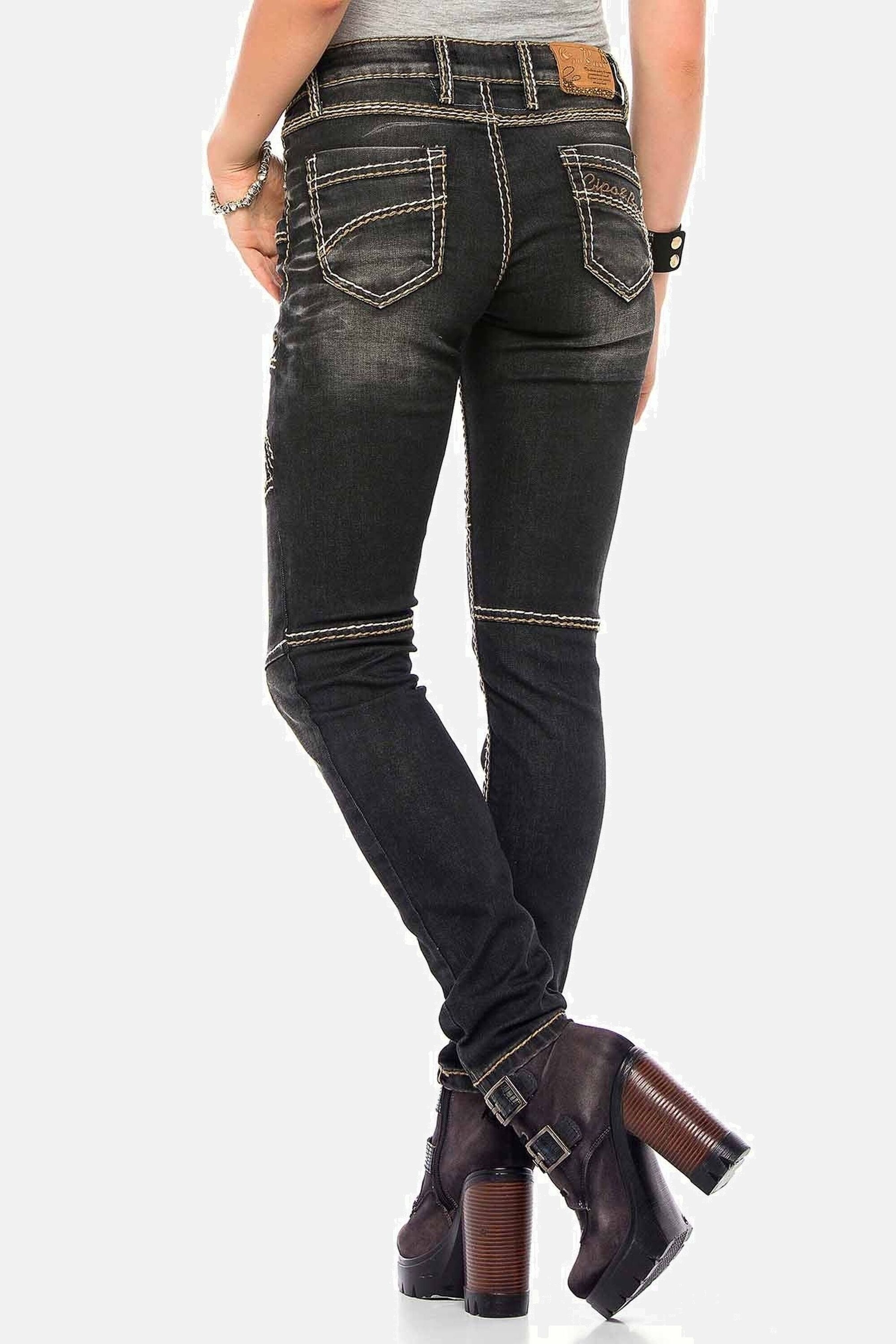 Cipo & Baxx Slim-fit-Jeans »Jeans«, mit extravagantem Nahtdesign, WD382