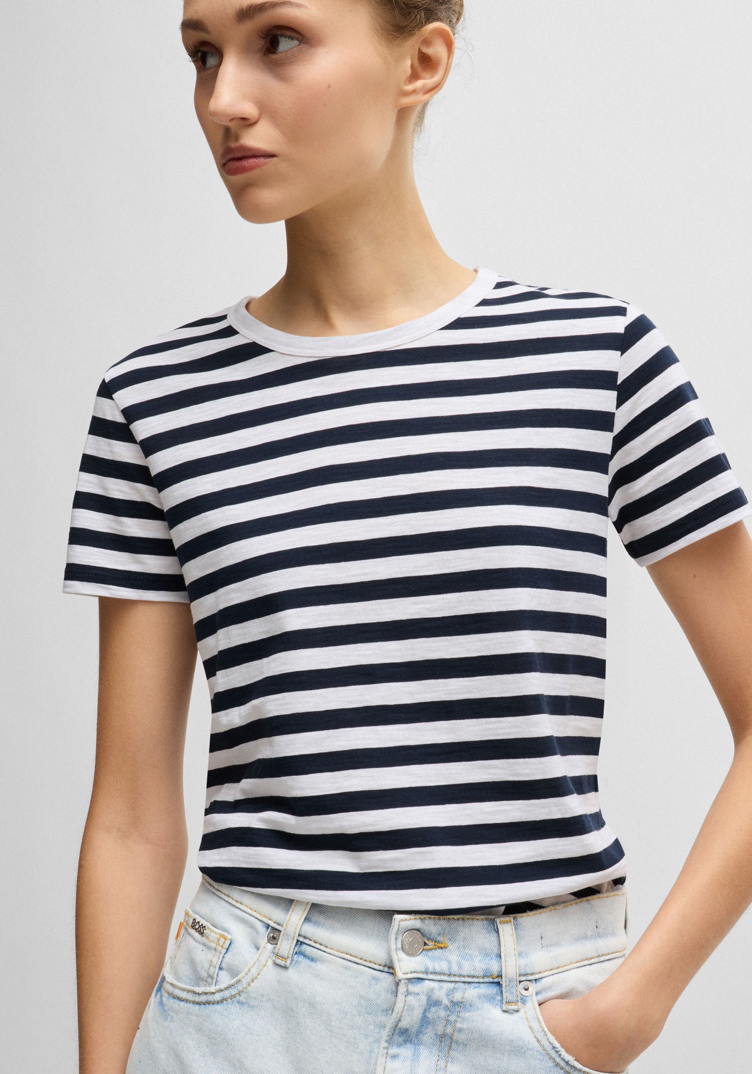 Thumbnail - BOSS ORANGE T-Shirt "Esla Striped Premium Damenmode", Premium Damenmode, im gestreiften Design