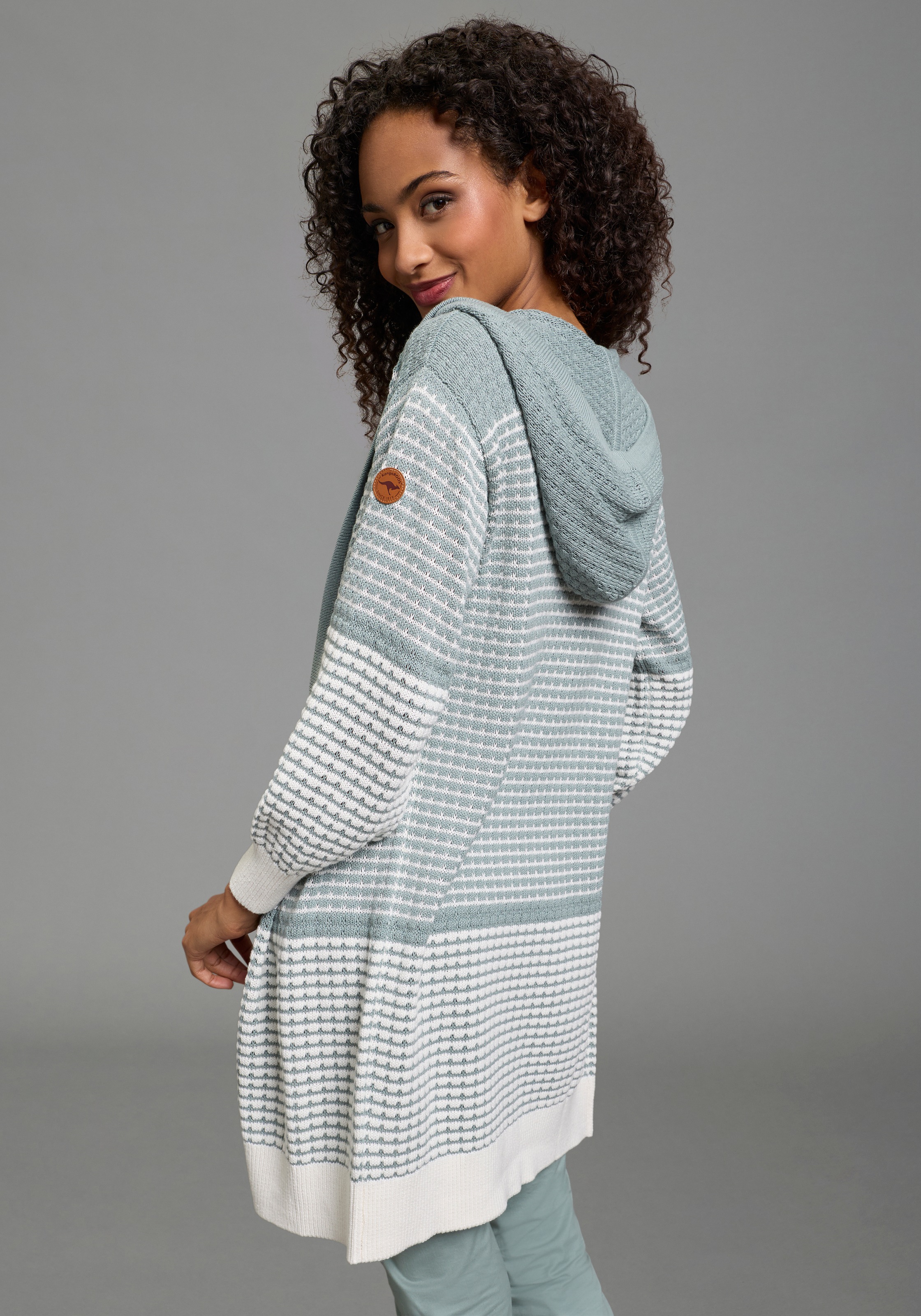 KangaROOS Kapuzenstrickjacke mit angesagtem Strickmuster günstig online kaufen