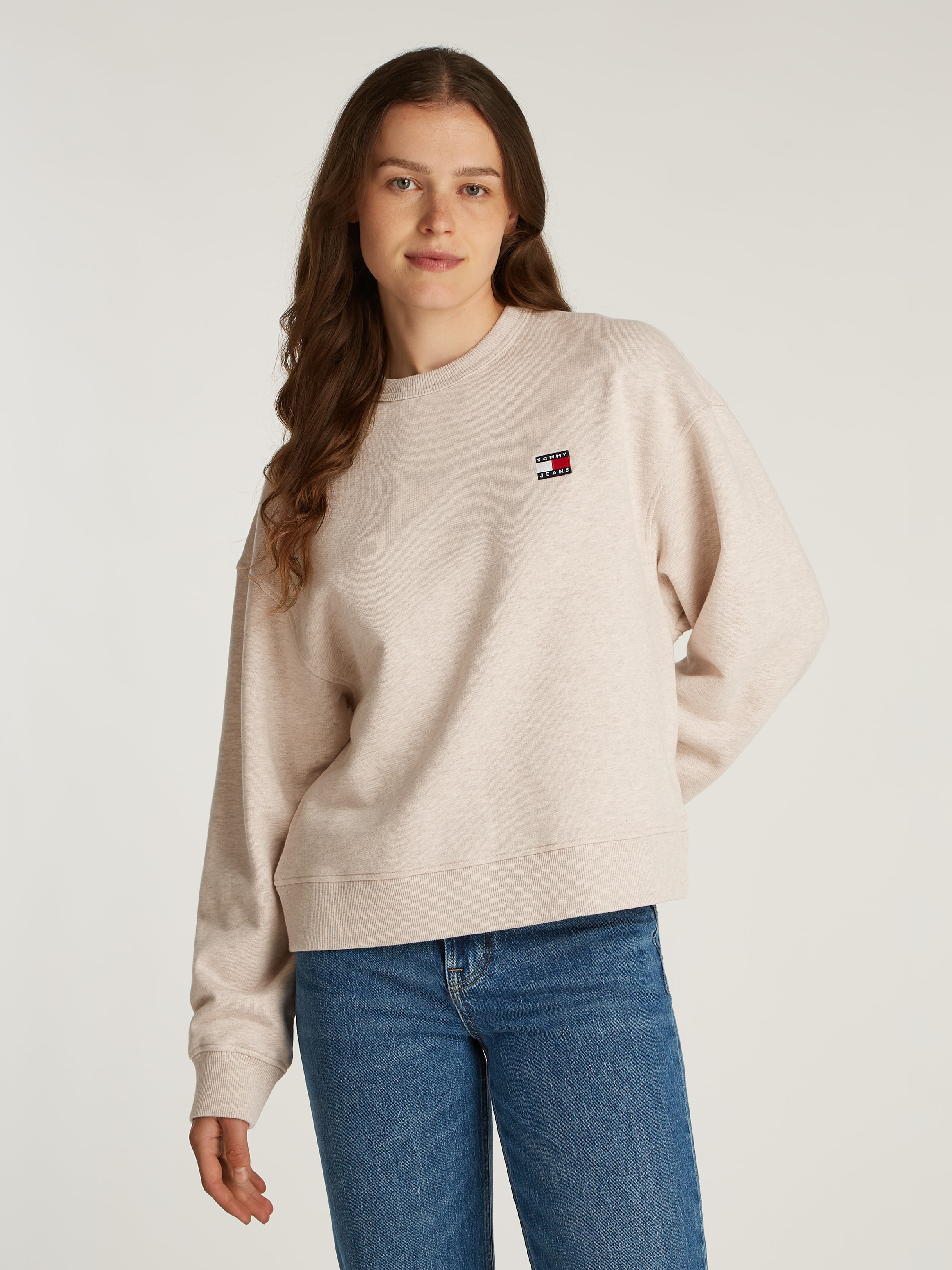 Sweatshirt »TJW BXY BADGE CREW«, mit Logo-Badge