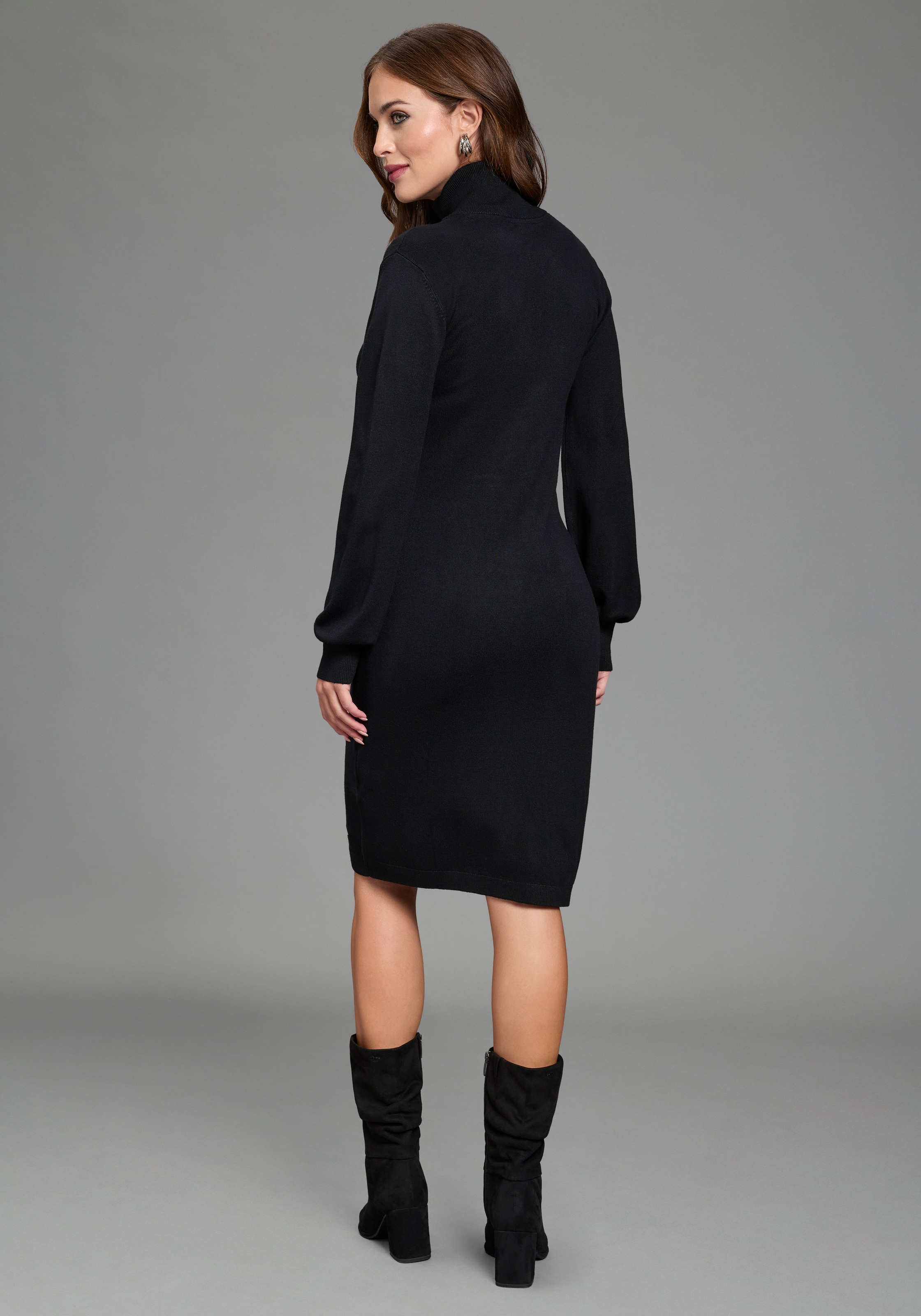 Laura Scott Strickkleid mit Troyer Kragen in Mini Form