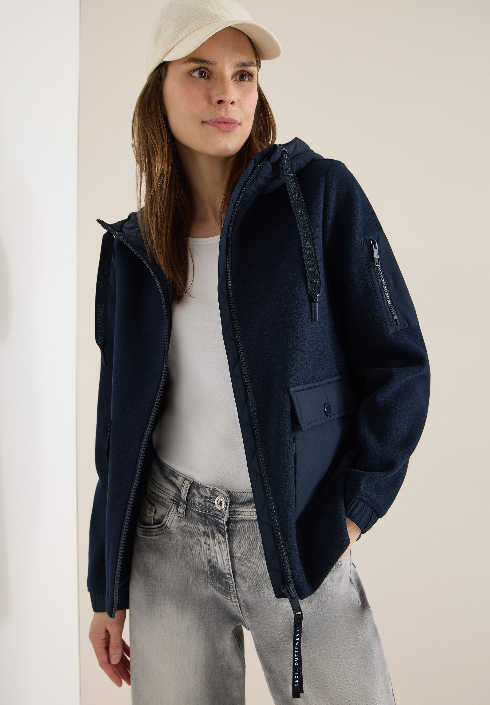 Cecil Fellimitatjacke mit Kapuze mit Strukturmix
