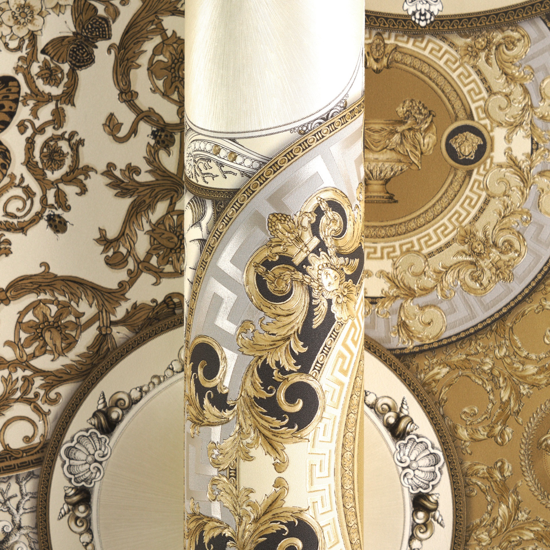Versace Vliestapete »Versace 6 Art De La Table –« 3D-Optik | Barock | Motiv geprägt Elegantes Ornamentdesign mit Metallic-Glanz & feiner Prägung
