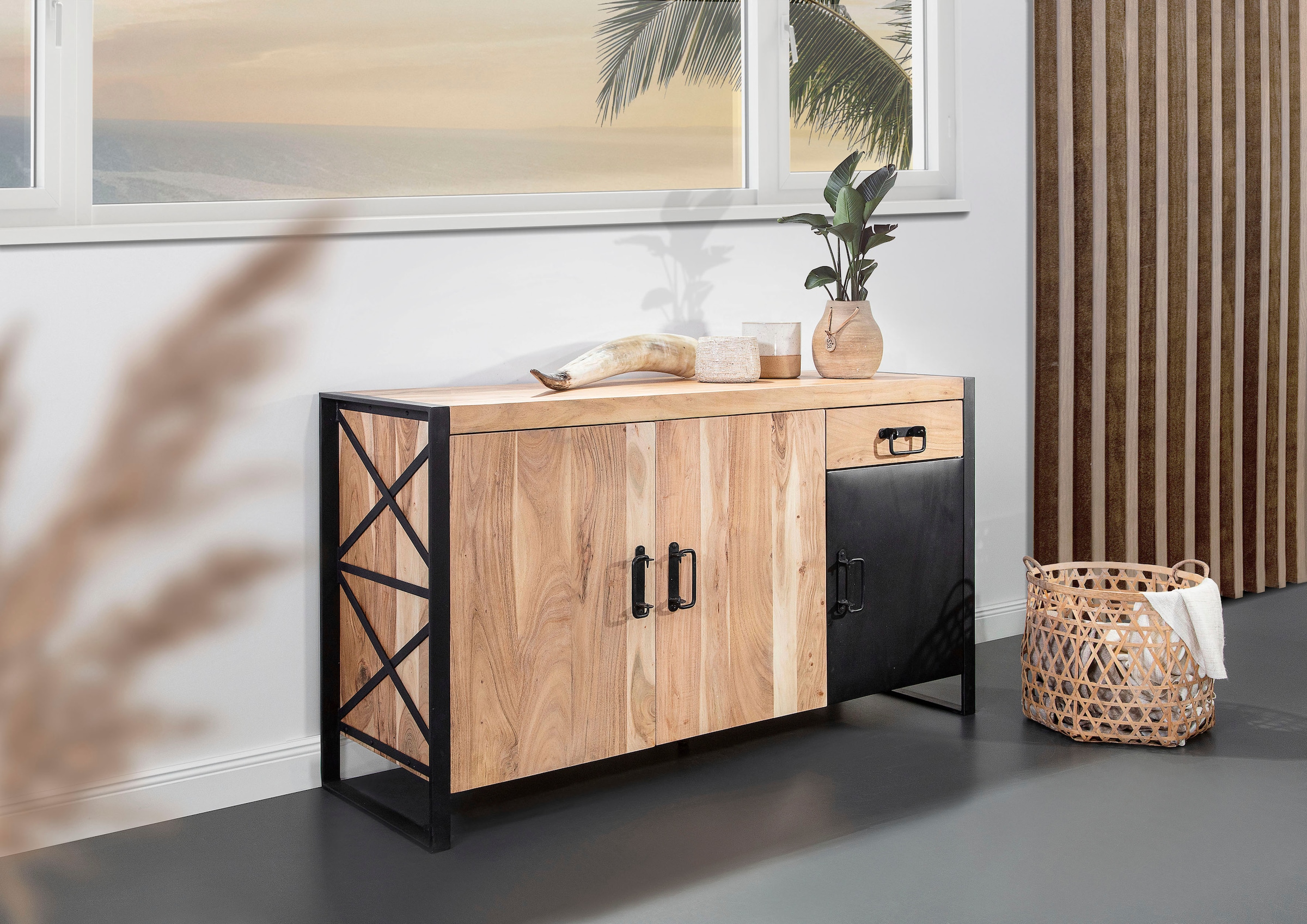 Gutmann Factory Sideboard »Downtown«, aus massivem Akazienholz mit Metallrahmen, Breite 150 cm