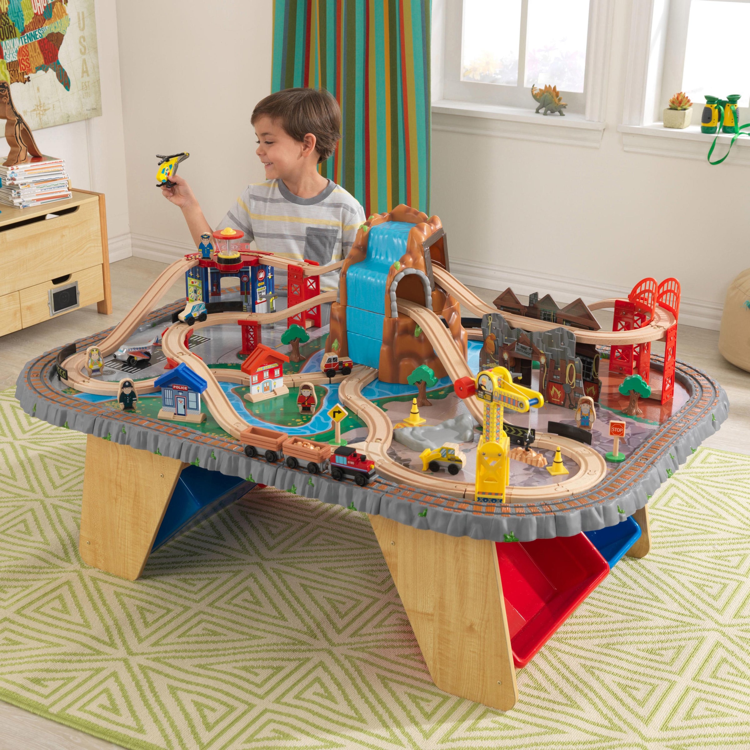 KidKraft® Spieltisch »Wasserfall Eisenbahntisch & Spielset«