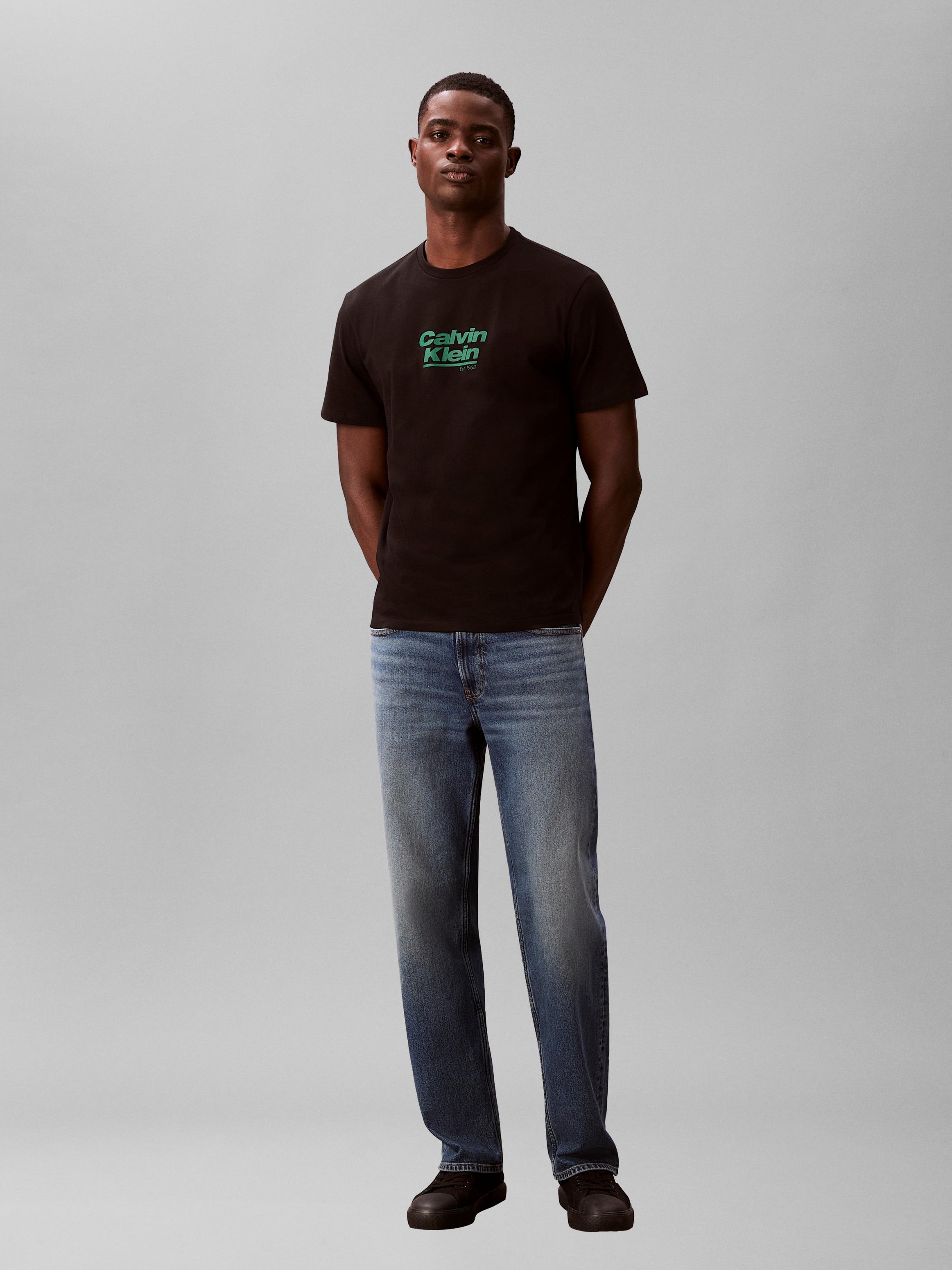 Calvin Klein T-Shirt Rundhalsausschnitt, Regular Fit, Logoschriftzug