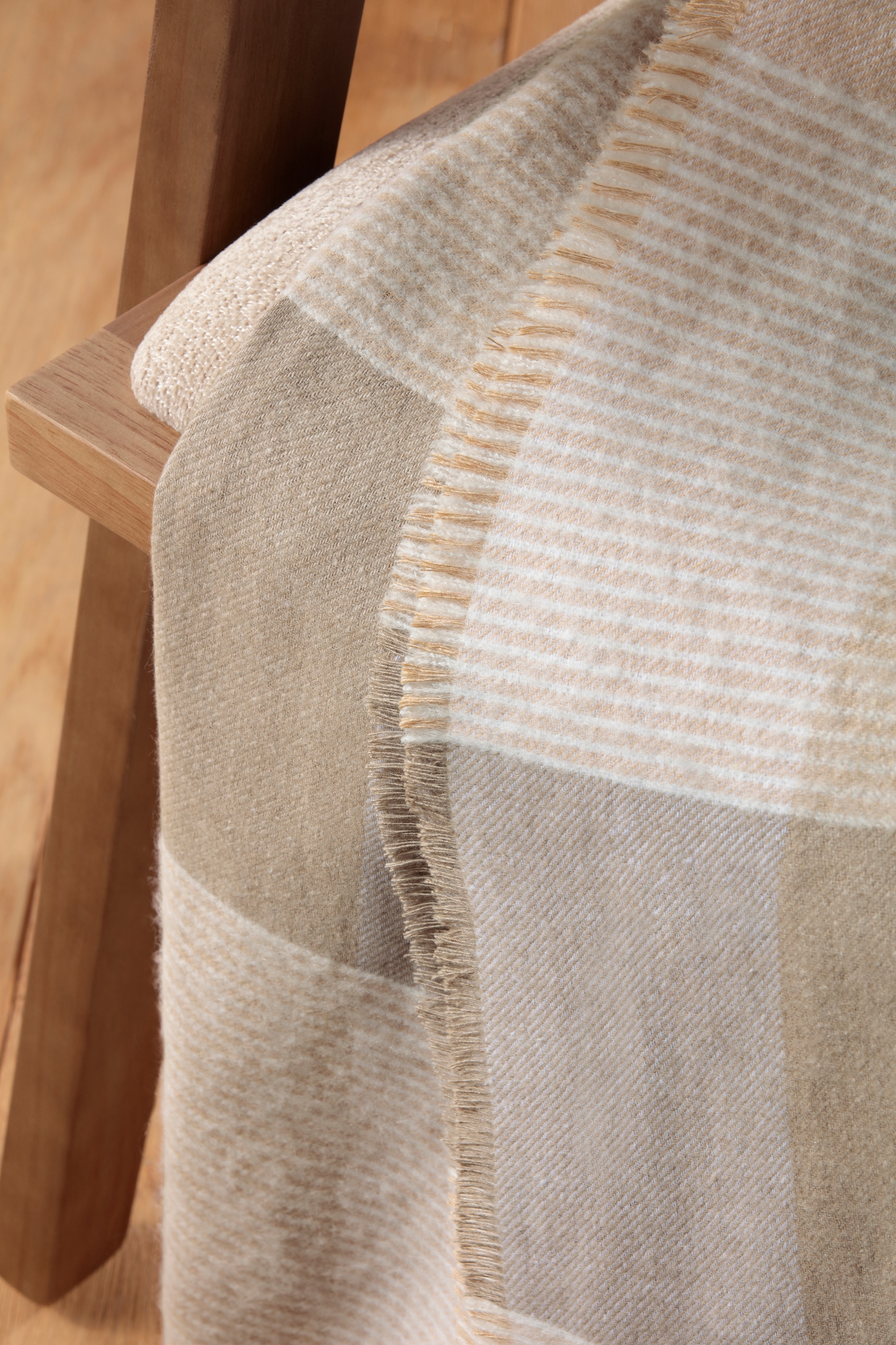 Biederlack Plaid »Plaid White Bouclé«, in klassischem Karodesign