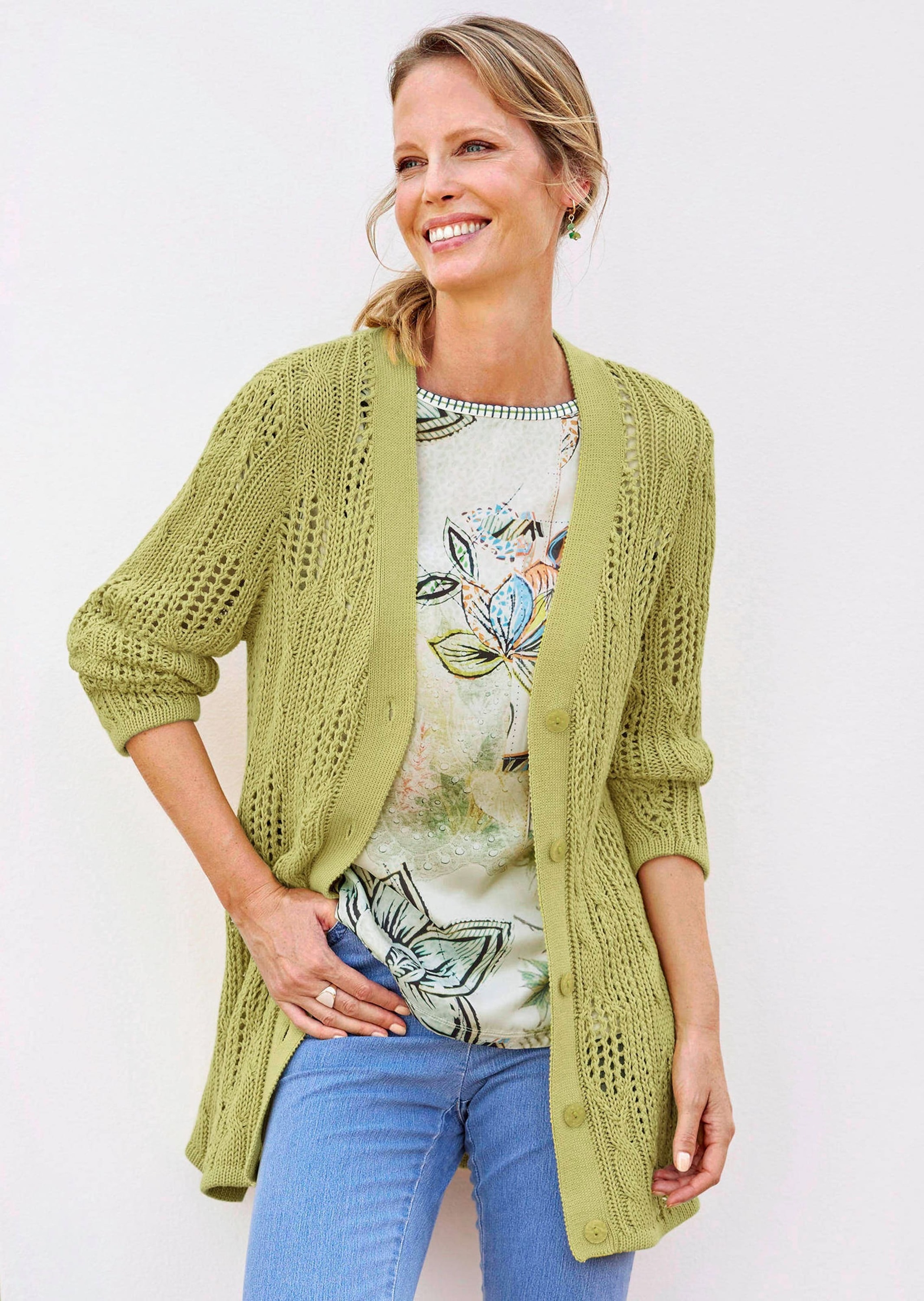 Thumbnail - GOLDNER Strickjacke "Kurzgröße Strickjacke mit Knöpfen" Knopf