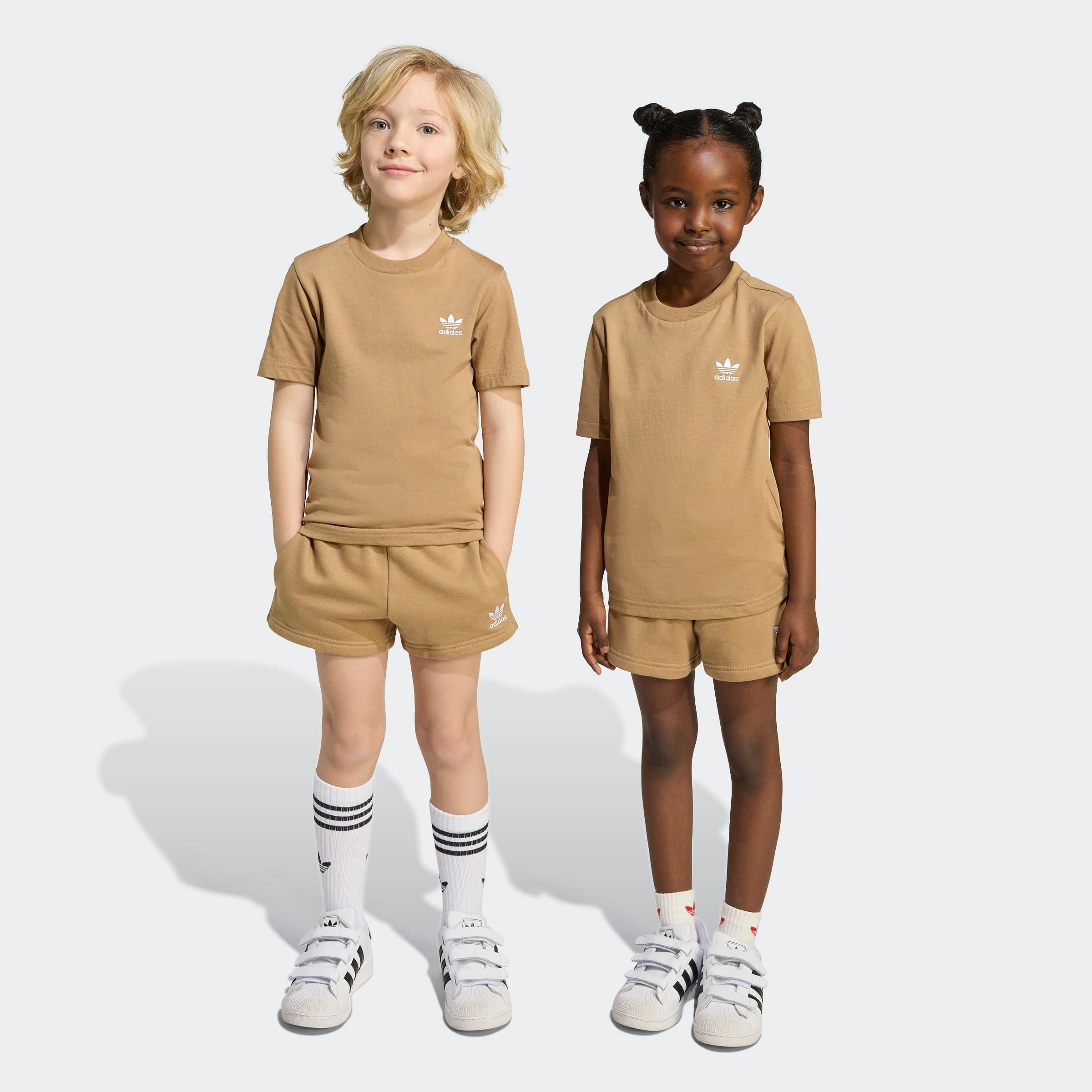 adidas Originals T-Shirt & Shorts "KIDS UND SET"