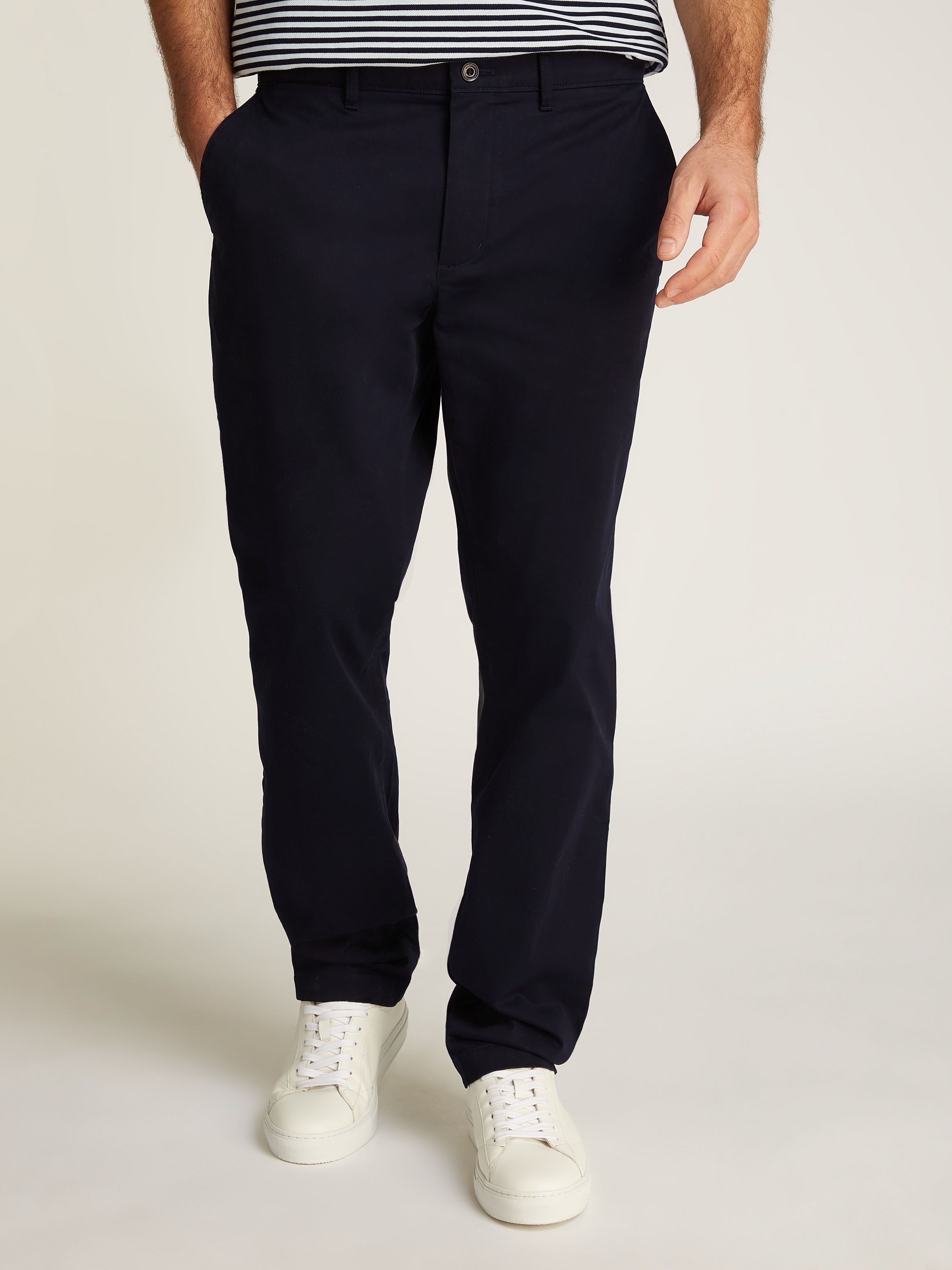 Thumbnail - Tommy Hilfiger Chinohose "DENTON CHINO SATIN", mit Gesäßtaschen mit Knopf, Logostickerei