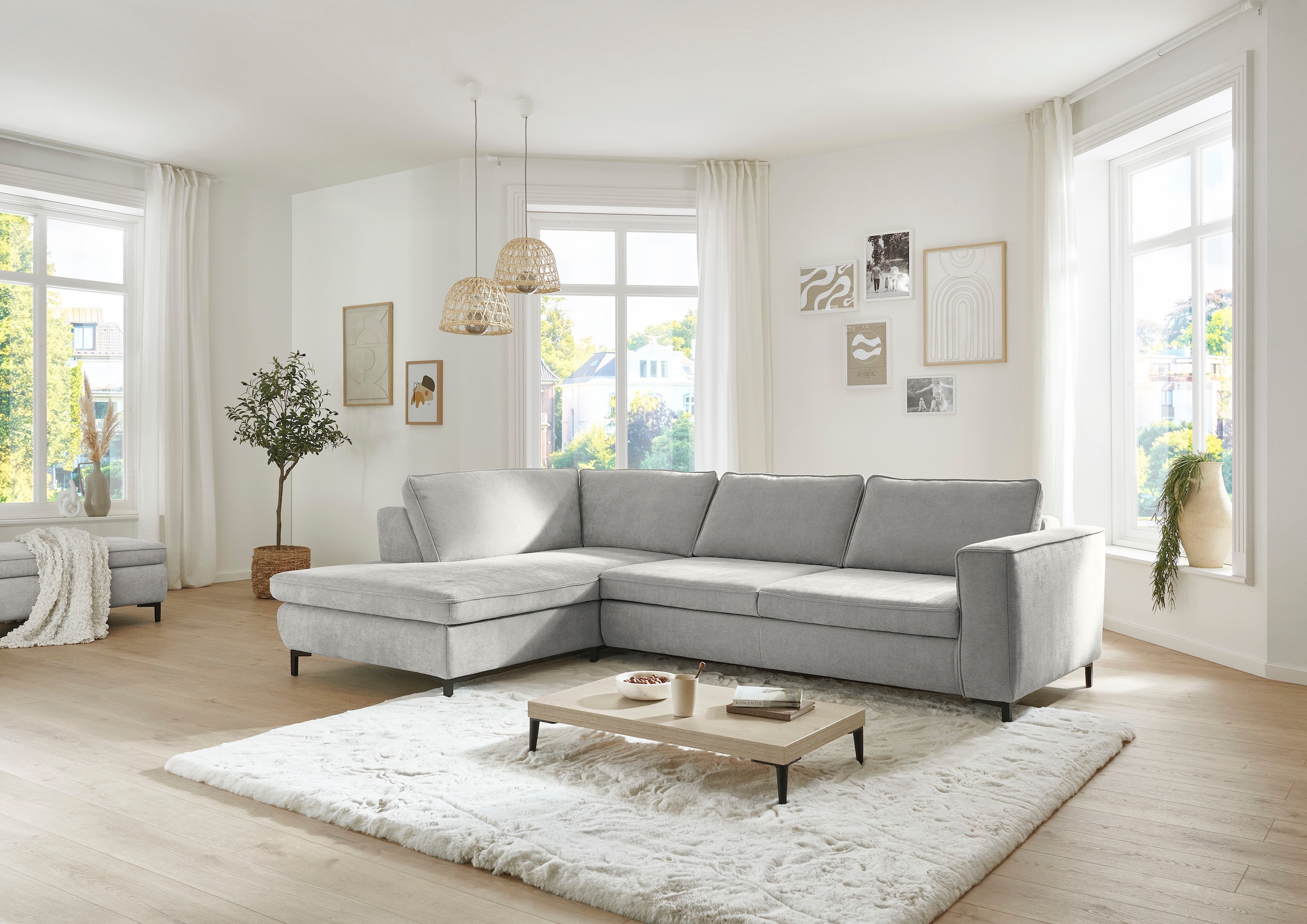 Die PlanBar Ecksofa "MP-IN24153, L-Form, Breite 289 cm" wahlweise mit Schlaffunktion und verstellbaren Kopfstützen