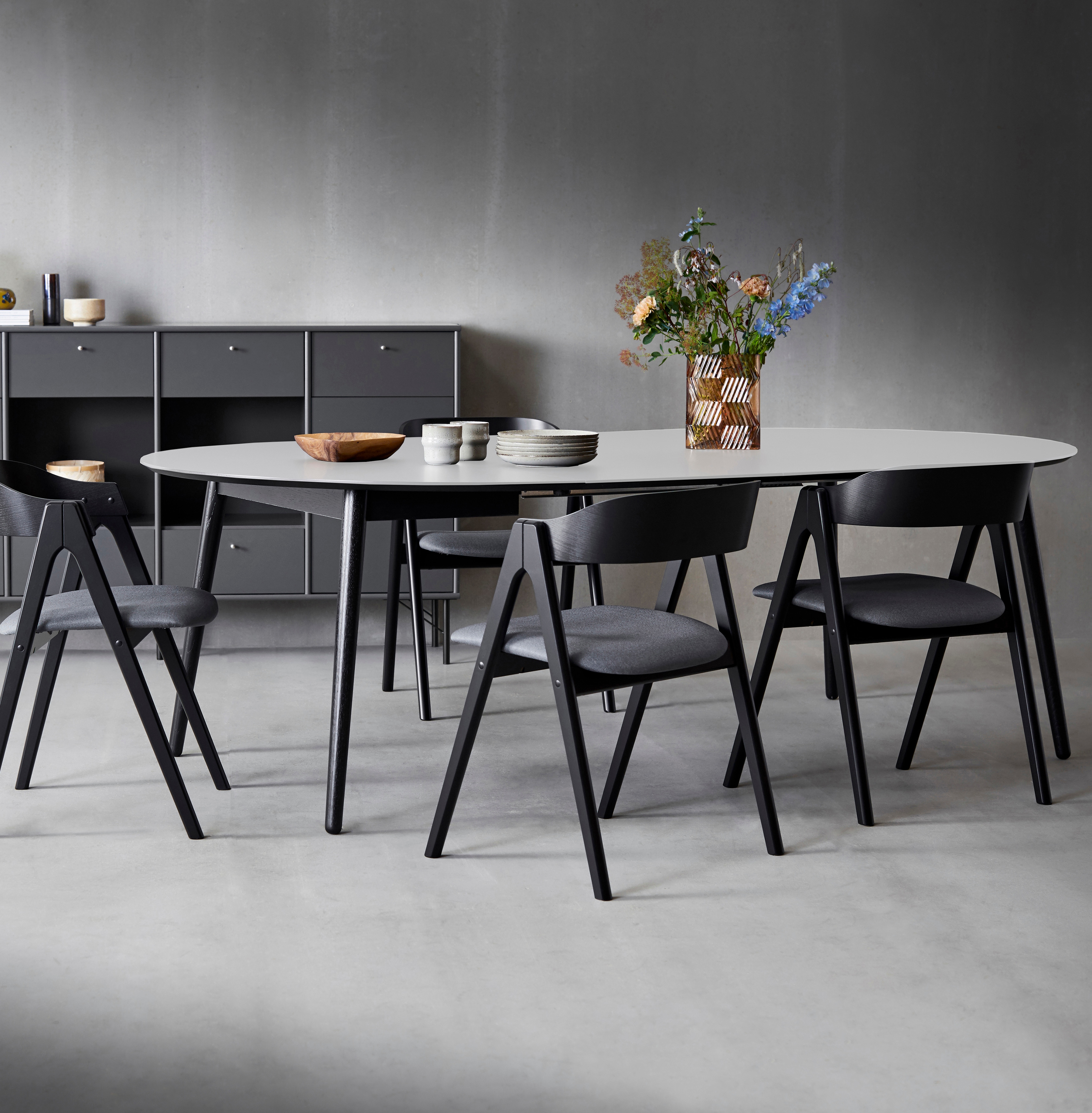 Hammel Furniture "Meza Designtisch mit Auszugsfunktion und 2 Einlegeplatten" Ø135(231) cm, runde Tischplatte aus MDF/Laminat, Massivholzgestell