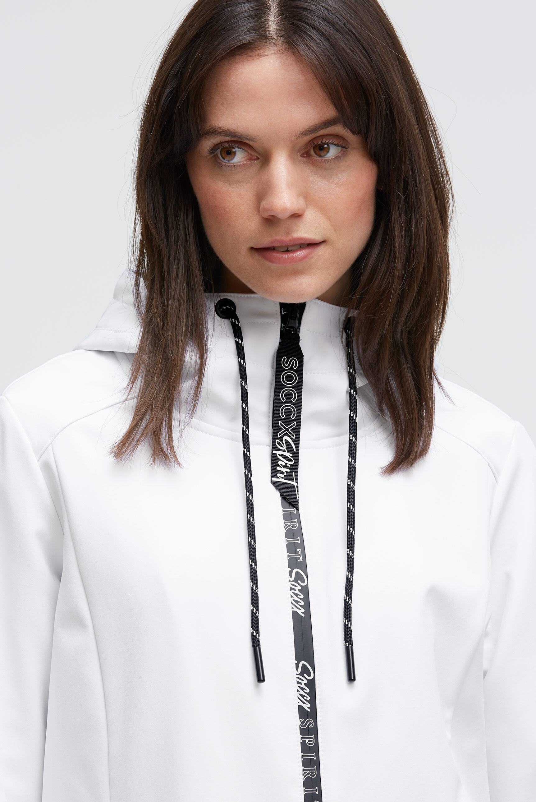 SOCCX Softshelljacke mit Kapuze mit seitlichen Reißverschlusstaschen