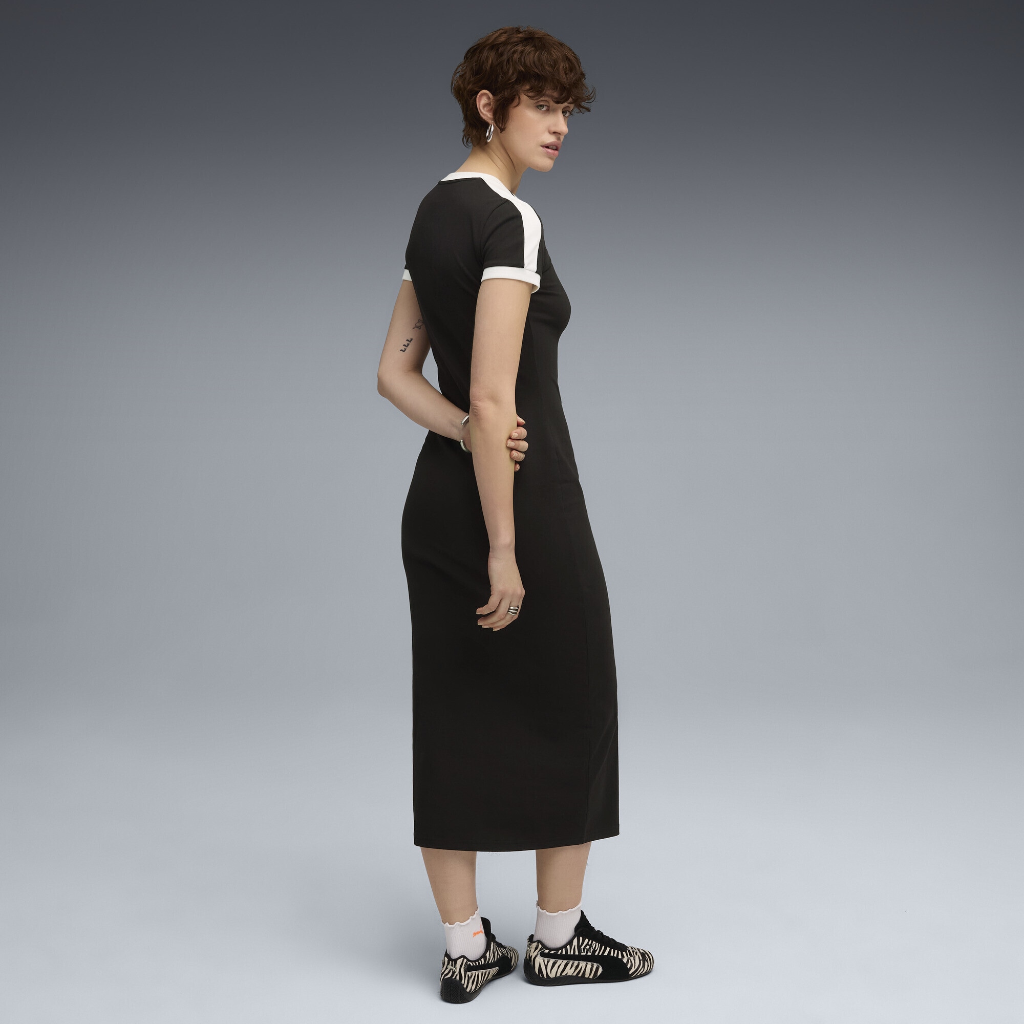 PUMA Sweatkleid »Wardrobe Essentials Slim Fit Kleid Damen«