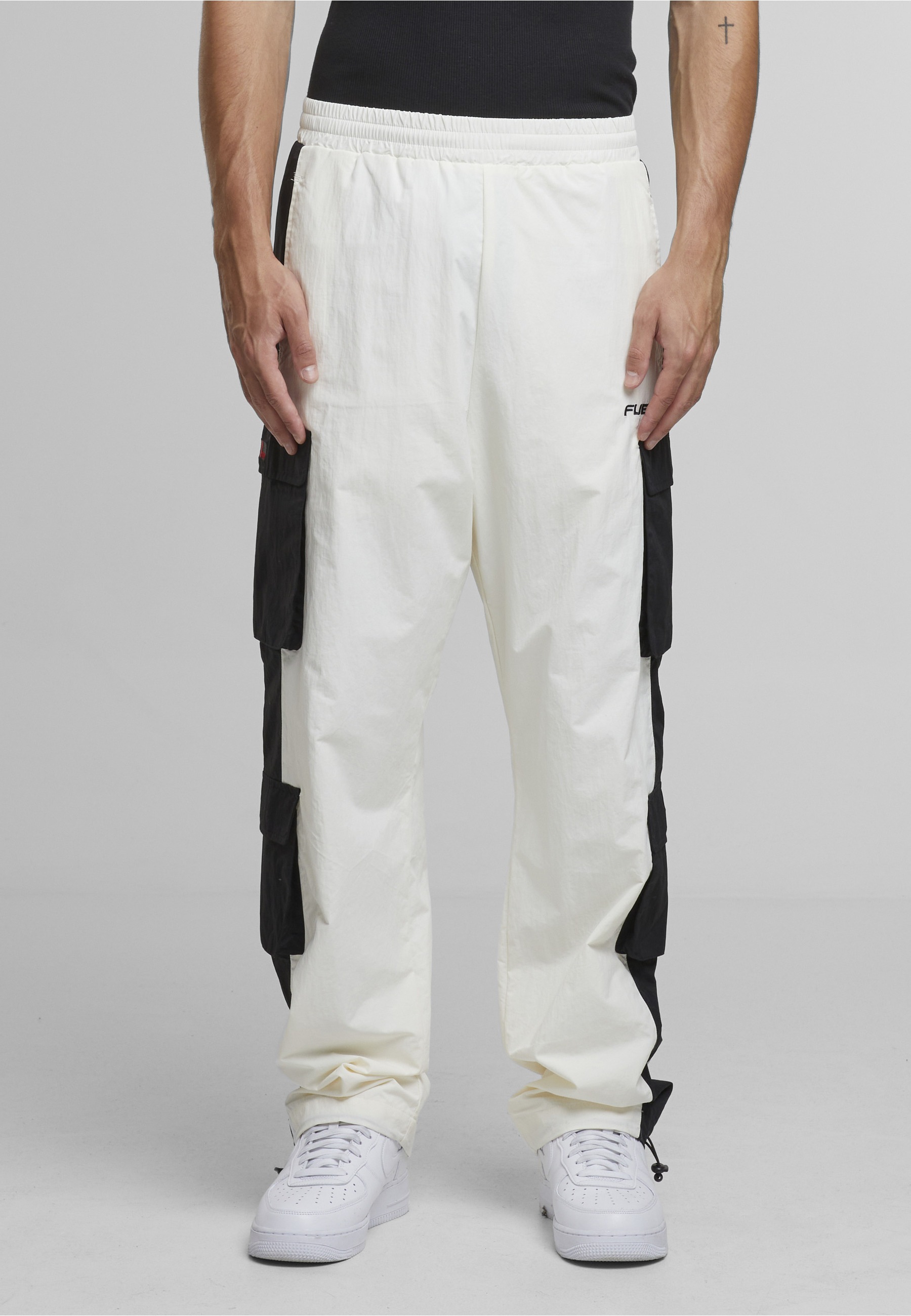 Fubu Hosenanzug »Fubu Fubu Corporate Cargo Trackpants« 
