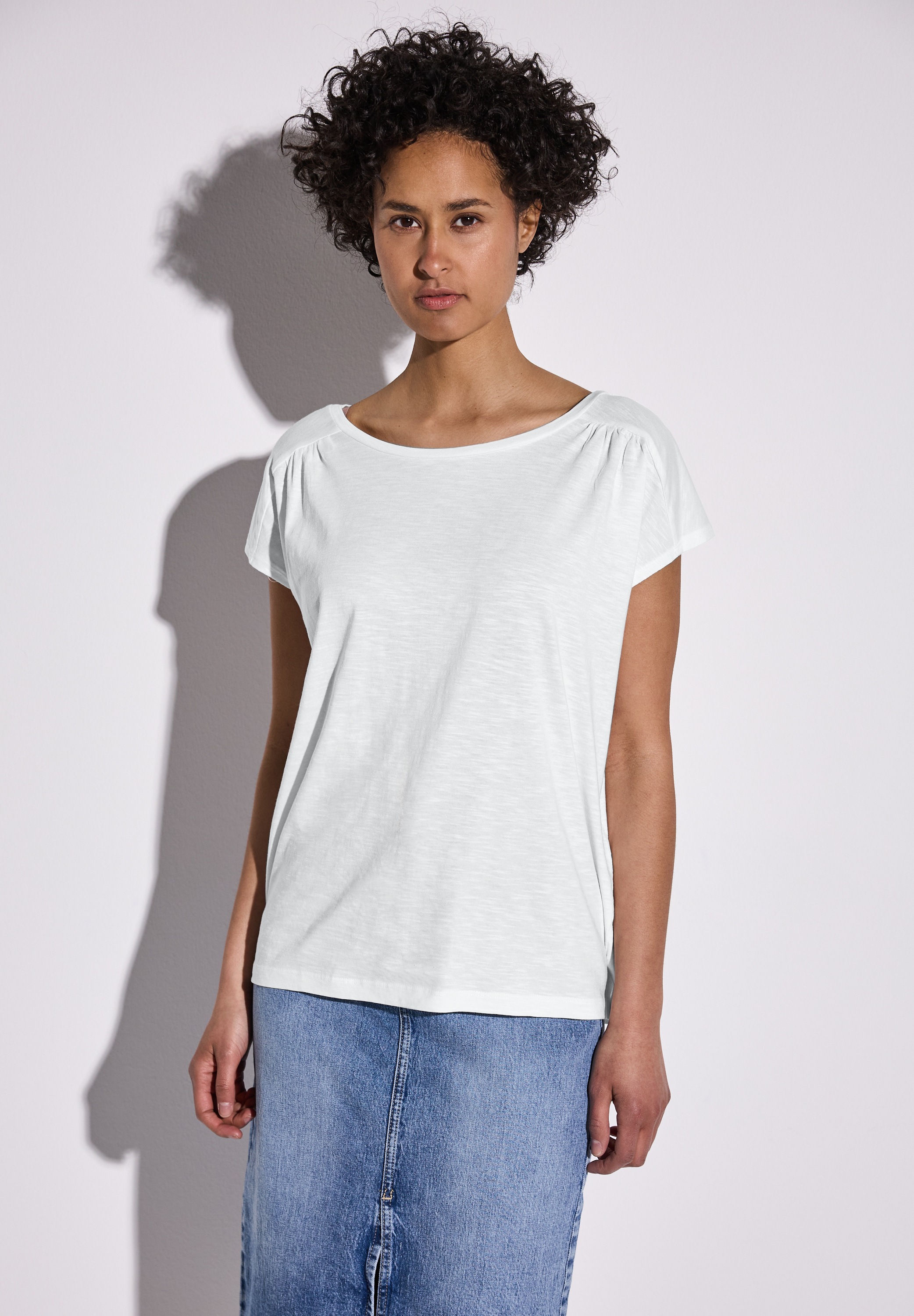 STREET ONE T-Shirt, mit Seitlichen Einschlitzen am Saum günstig online kaufen