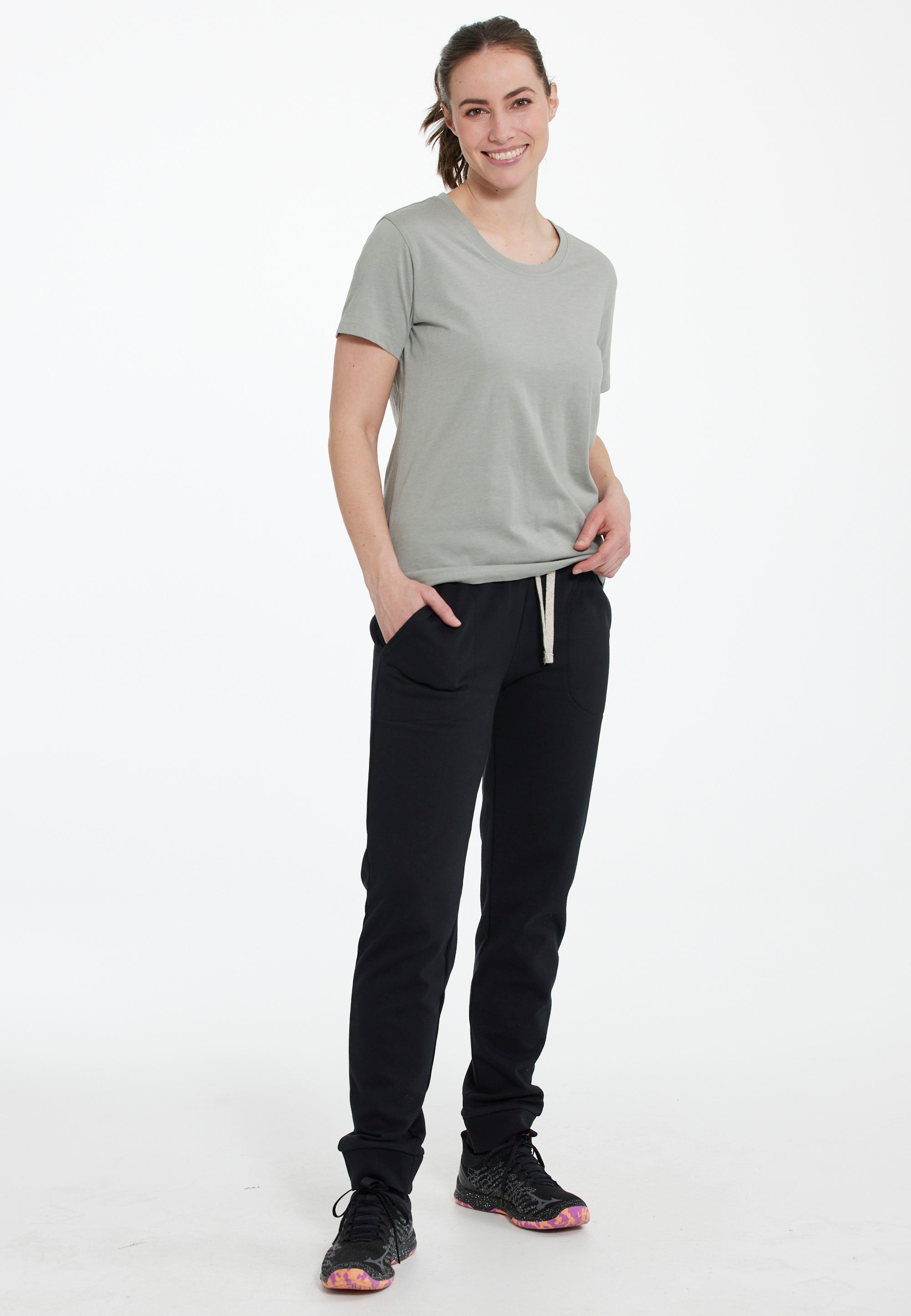 CRUZ Sweathose »Mayda«  aus atmungsaktivem Material