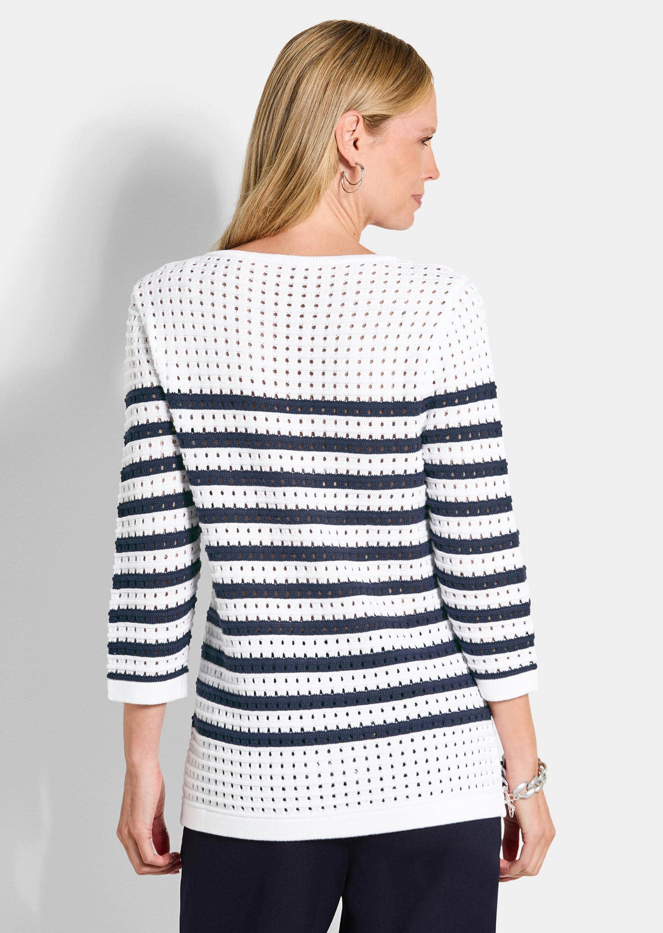 GOLDNER Rundhalspullover »Kurzgröße Ajourpullover mit Streifenmuster« modisches Lochmuster mit  Ringel