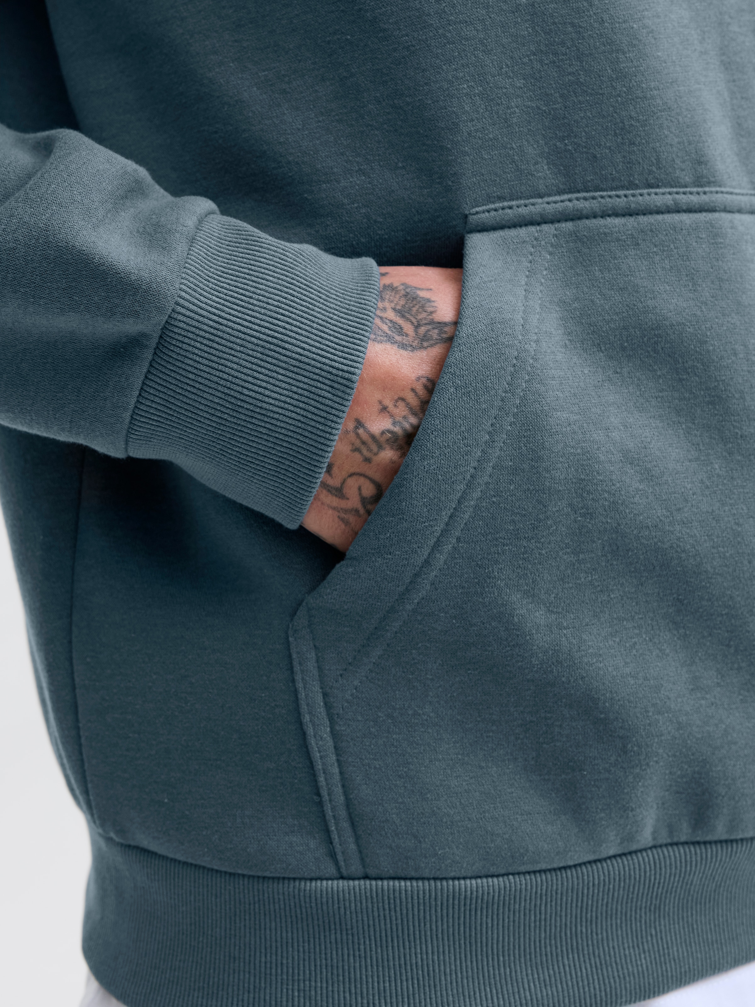 Jack & Jones Kapuzensweatshirt »JJEBRADLEY SWEAT HOOD NOOS«, mit Känguru Tasche