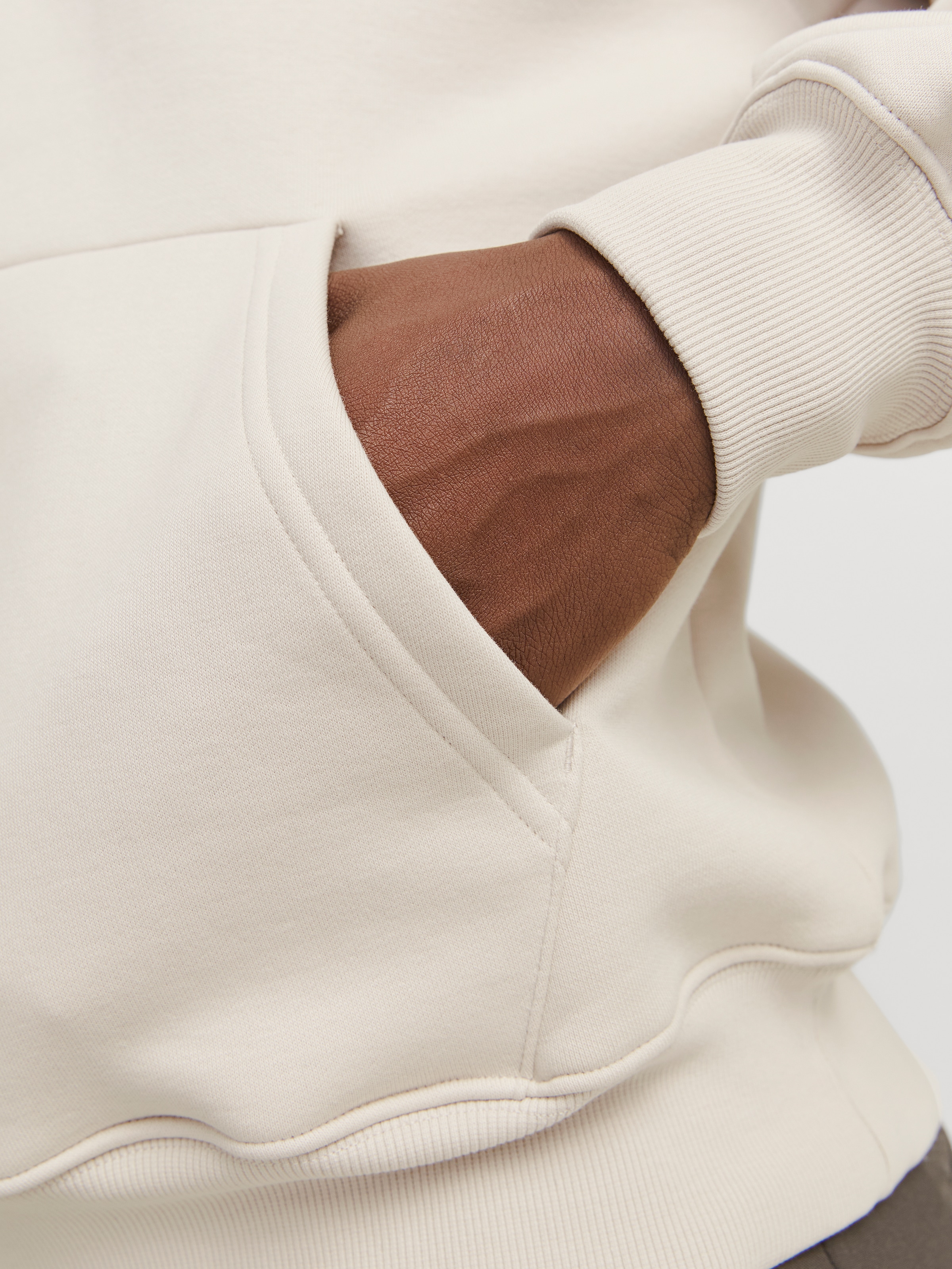 Jack & Jones Kapuzensweatshirt »JJEURBAN EDGE STUDIO SWEAT HOOD NOOS«, mit Front und Back Print