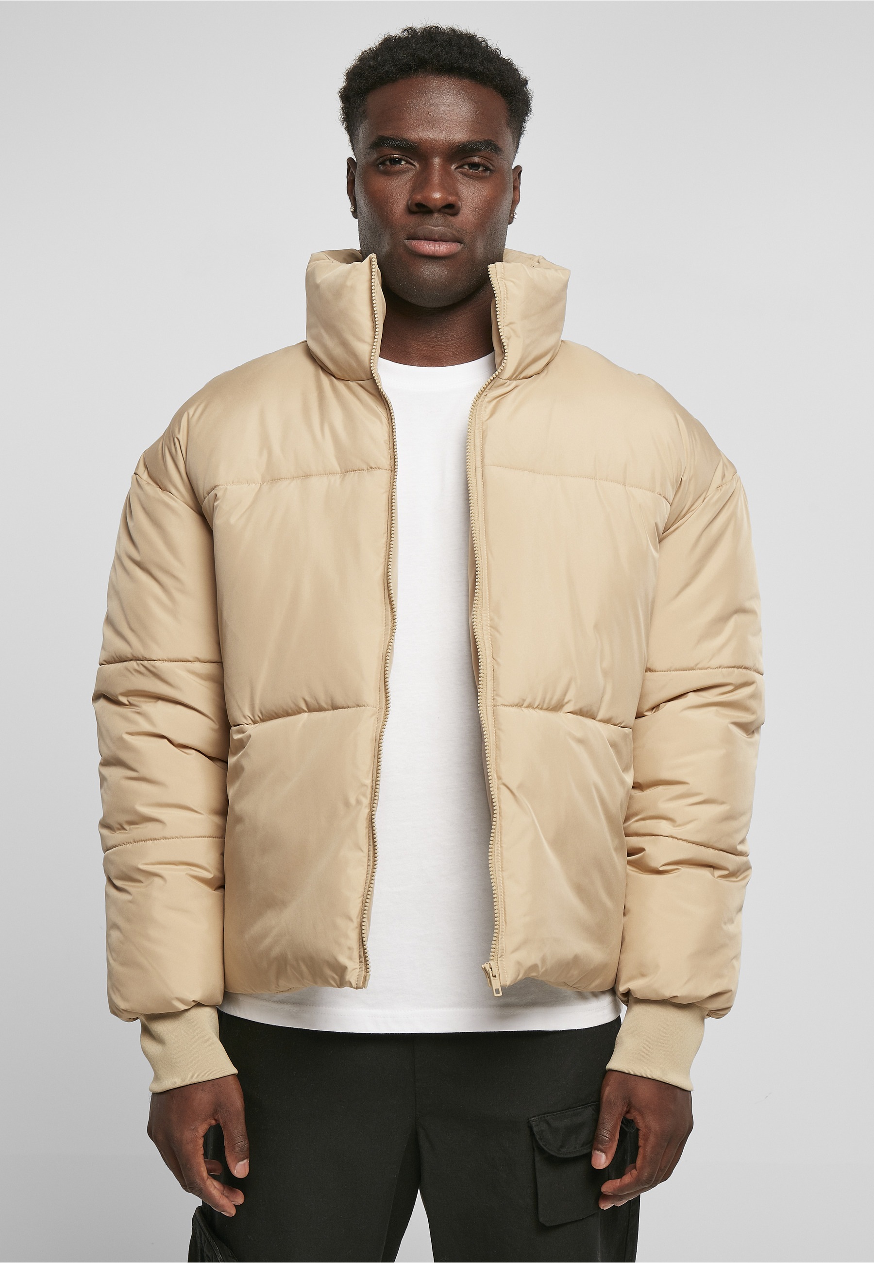 URBAN CLASSICS Winterjacke »Urban Classics Herren Short Big Puffer Jacket« 1 Stk. tlg. ohne Kapuze