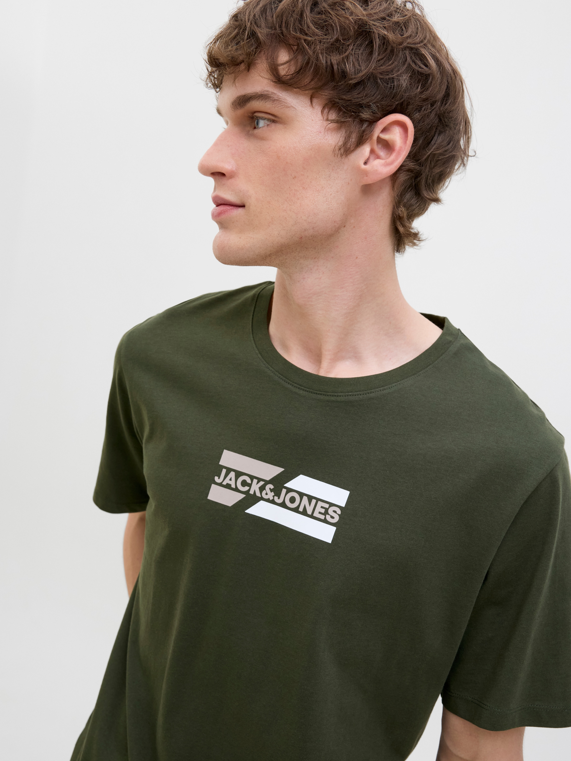 Jack & Jones Rundhalsshirt »JJECORP GRAPHIC TEE SS O-NECK NOOS«, mit Logo Print