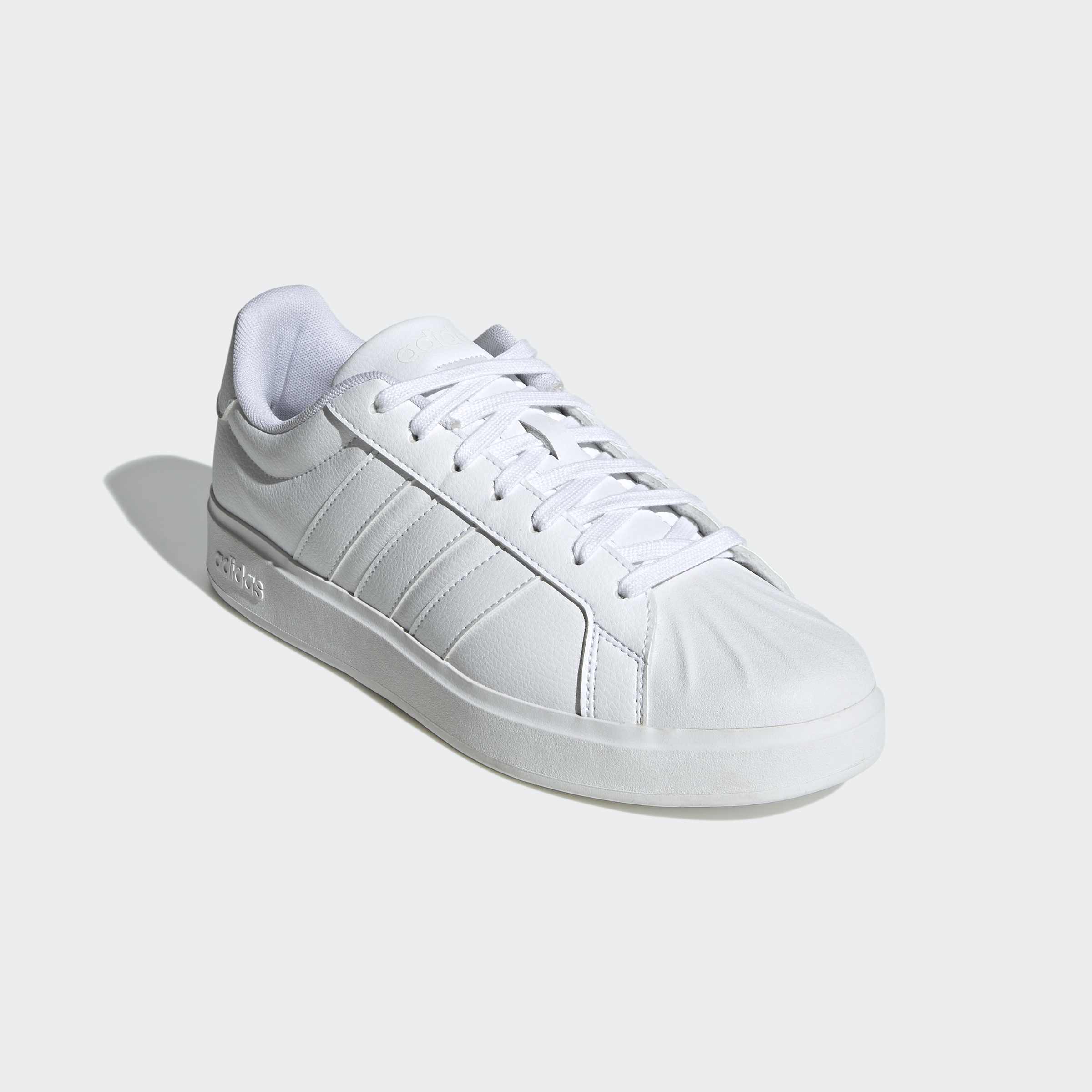 adidas Sportswear "STREETTALK" inspiriert vom Design des adidas Superstar