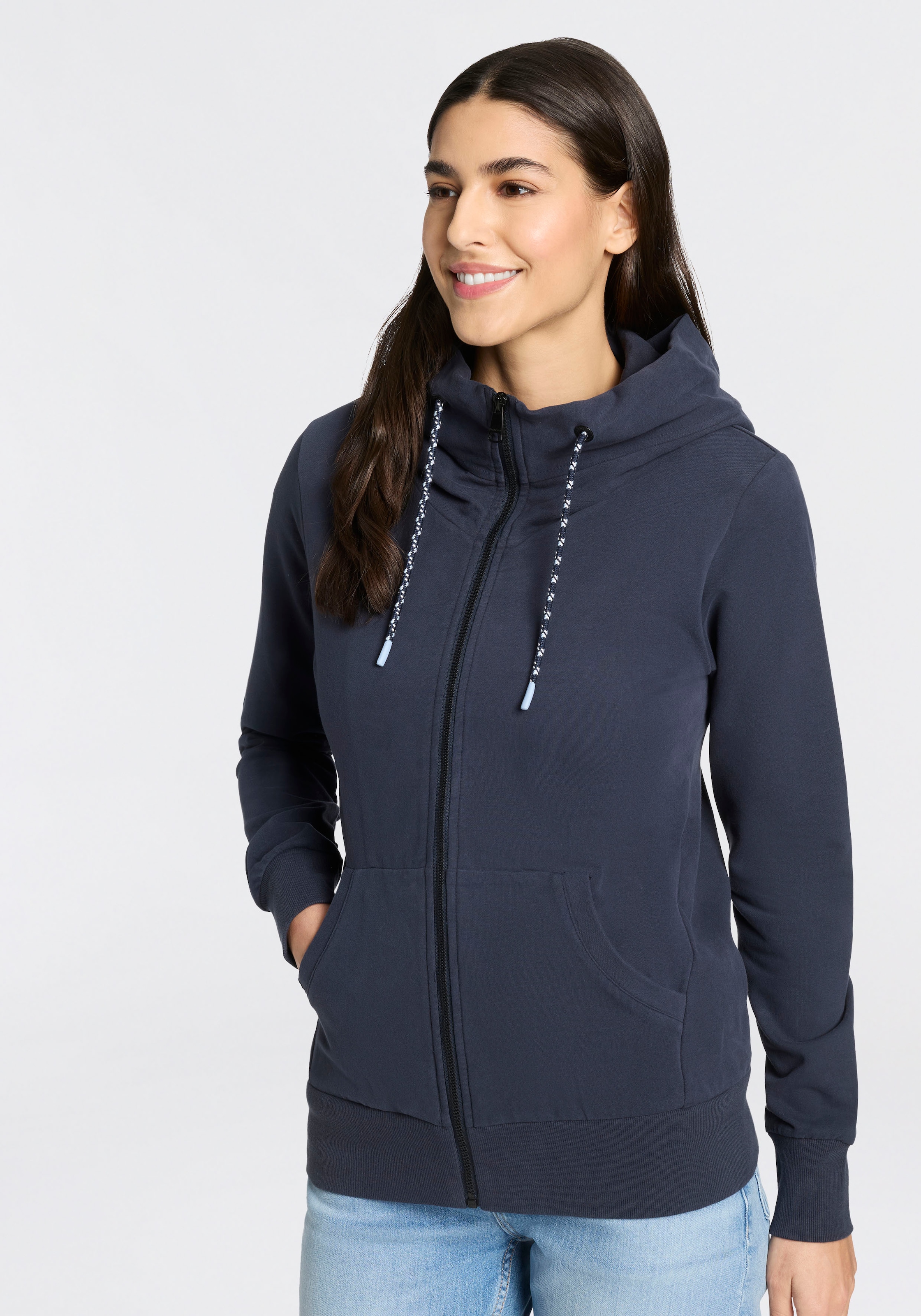 Ragwear "NESKIA ZIP B O" mit hochgeschnittener Kapuze mit Kordel