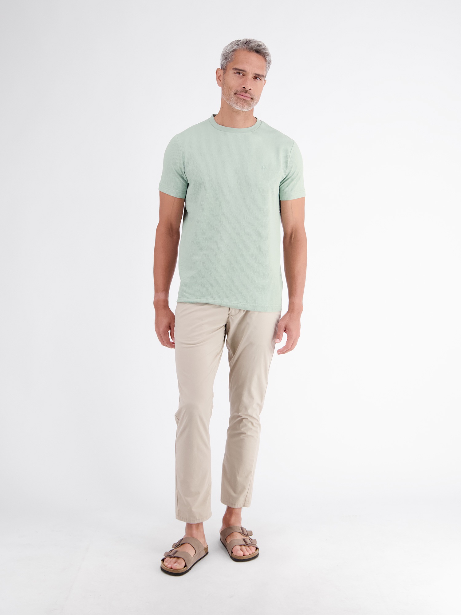 LERROS T-Shirt »T-Shirt in softer Seersucker-Qualität mit bequemem O-Neck«