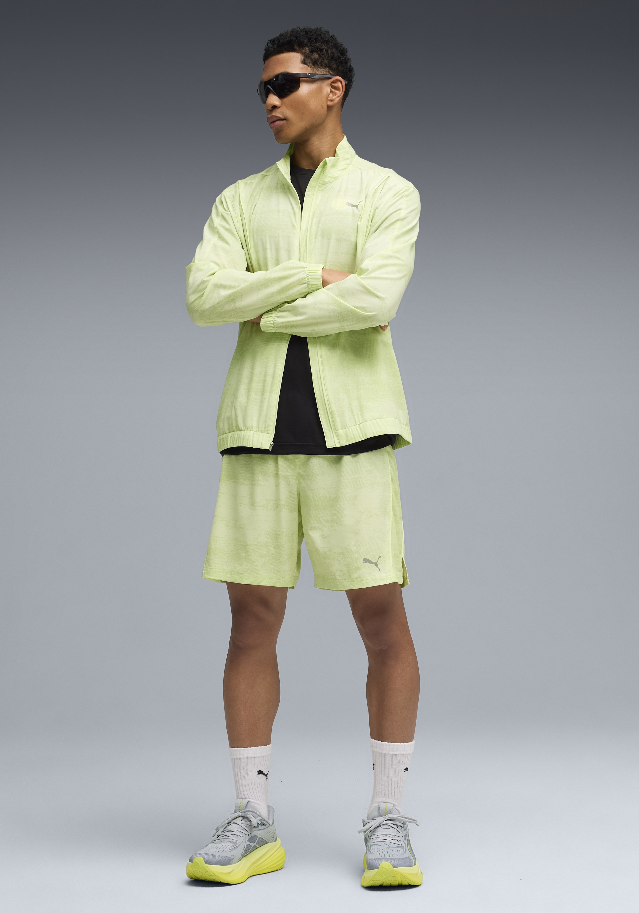 Thumbnail - PUMA Trainingsjacke "M RUN VELOCITY AOP WOVEN JACKET" ohne Kapuze mit Reißverschluss, atmungsaktiv, mit Nahttaschen