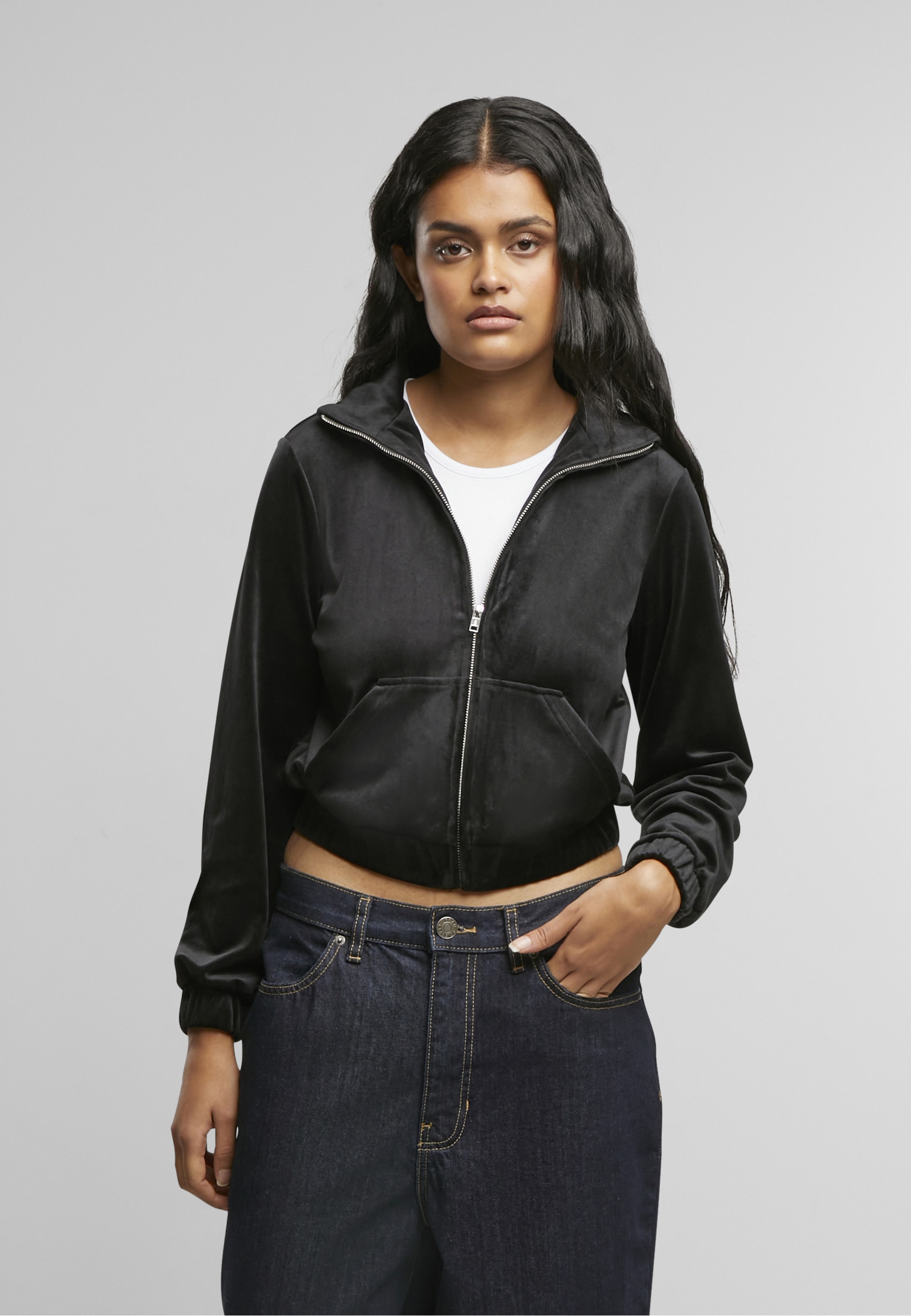 URBAN CLASSICS Allwetterjacke »Urban Classics Ladies Short Velvet Track Jacket« 1 Stk. tlg. ohne Kapuze