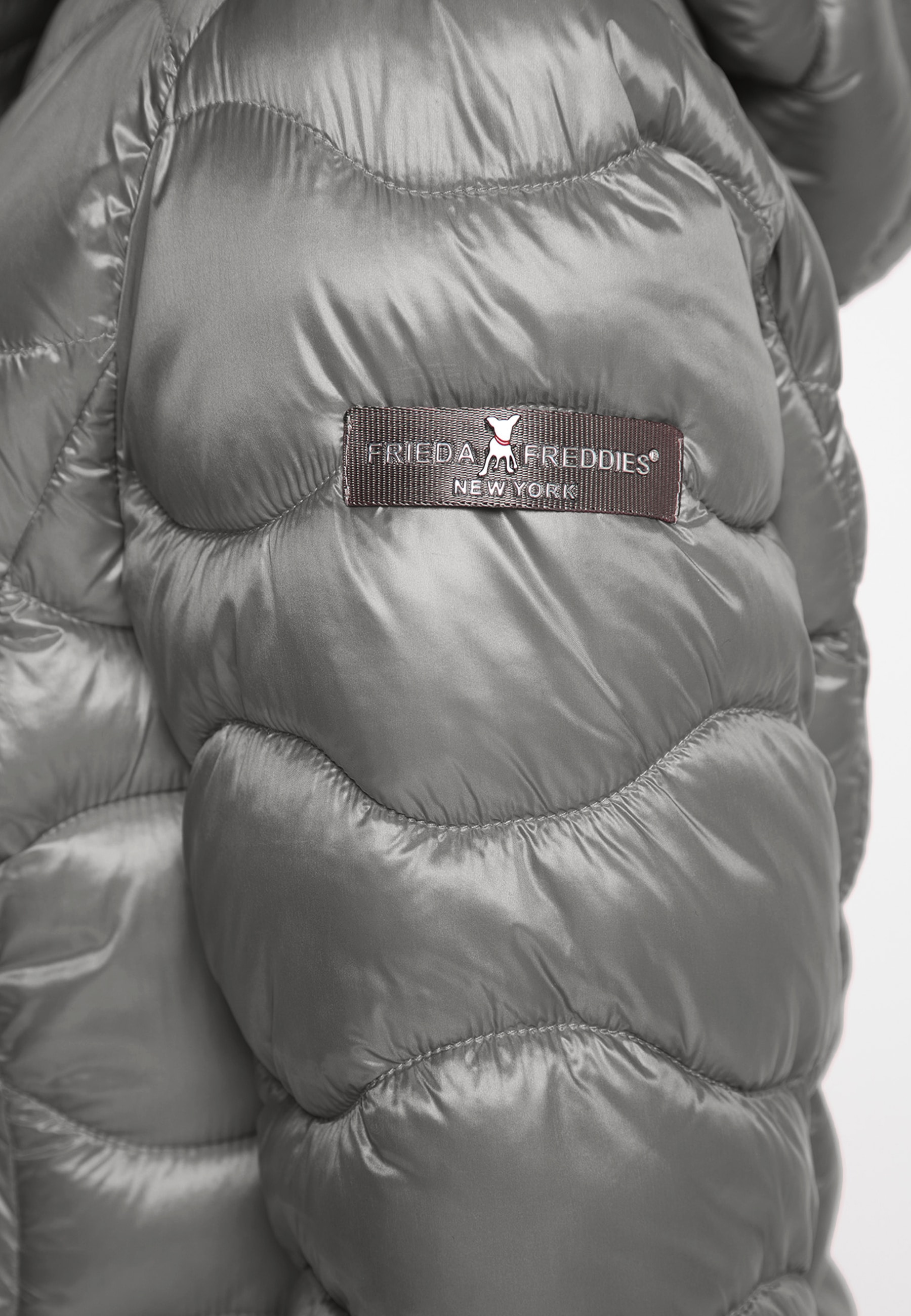 Frieda & Freddies Outdoorjacke »Thermolite Jacket«, mit dezenten Farbdetails