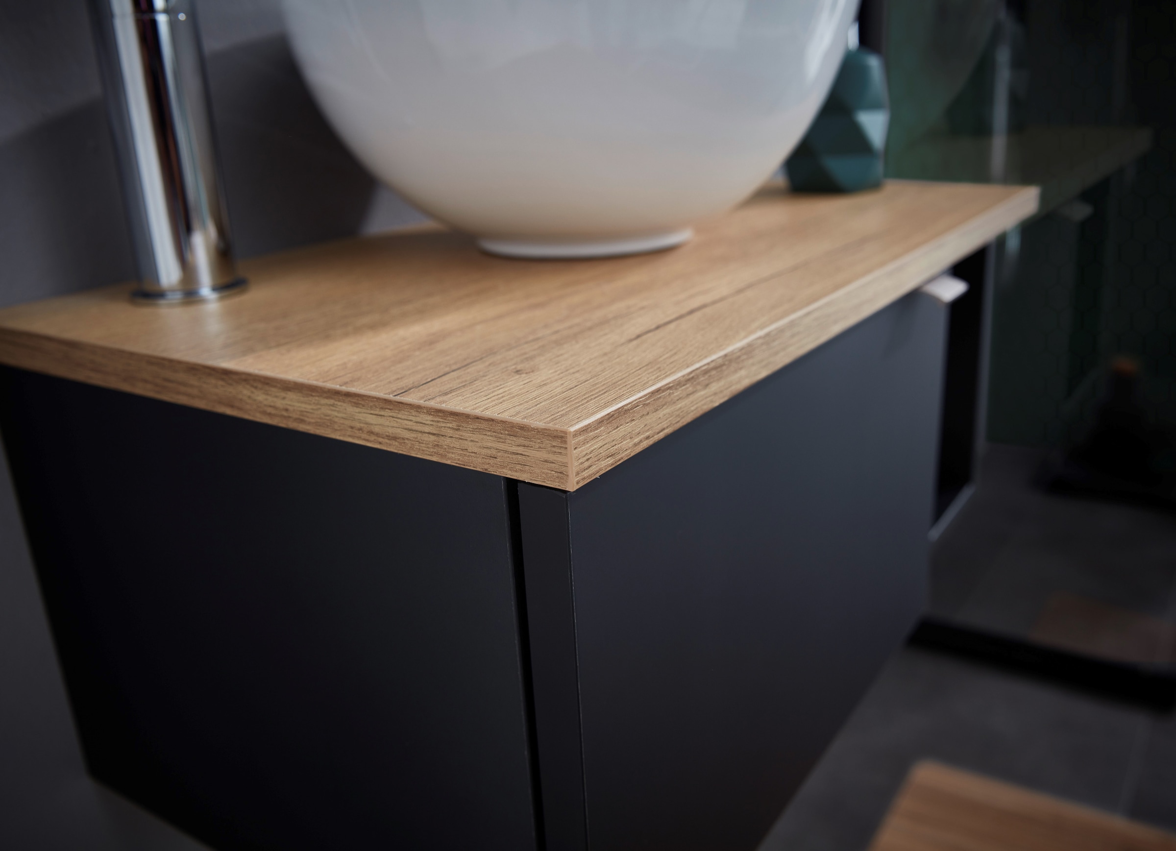 Saphir Badmöbel-Set »Serie 6915«, (4 St.), Gäste-Bad, 70 cm breit, mit LED-Spiegel, offenem Fach und 1 Tür
