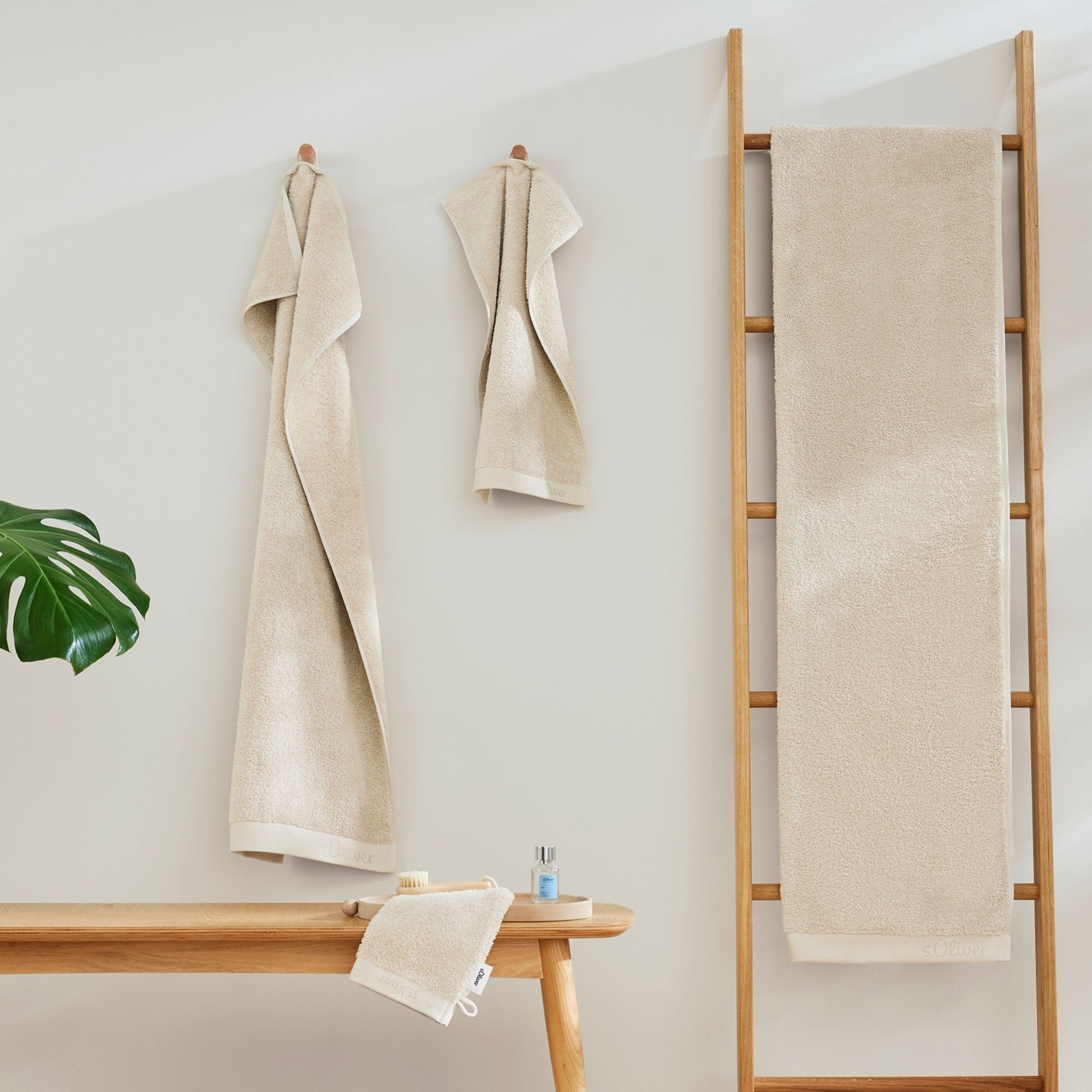 s.Oliver Waschhandschuh »s.Oliver, Premium Qualität, 600 gr/m², auch als Sets erhältlich«, (1 St., Waschlappen 16 x 21 cm), große Farbauswahl, auch als Duschtuch, Handtuch, Gästetuch