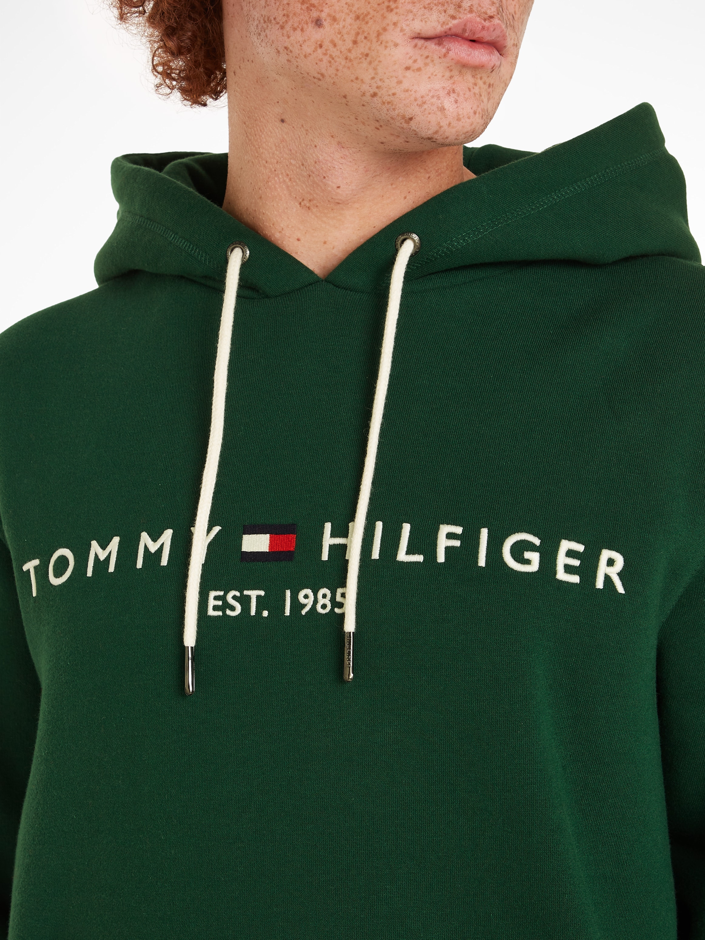 Tommy Hilfiger Kapuzensweatshirt »TOMMY LOGO HOODY«, mit gesticktem TH-Schriftzug auf der Brust