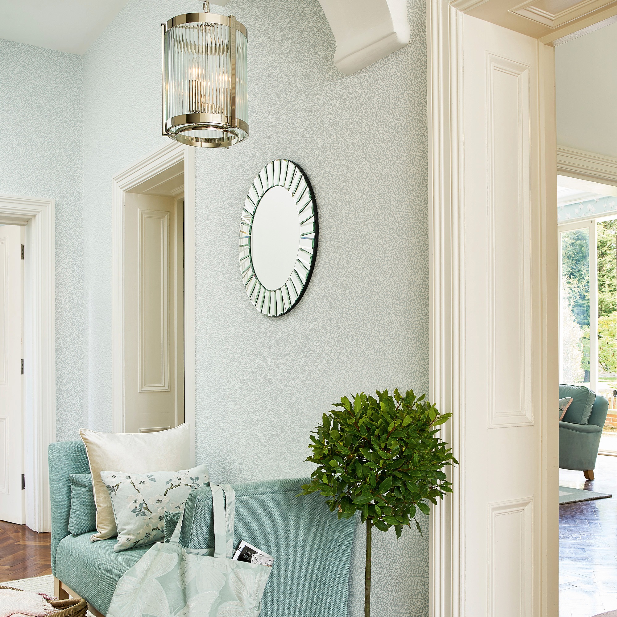 LAURA ASHLEY Vliestapete »Little Vines« FSC® zertifiziert, mit lebhaftem Druck, 10 Meter Länge