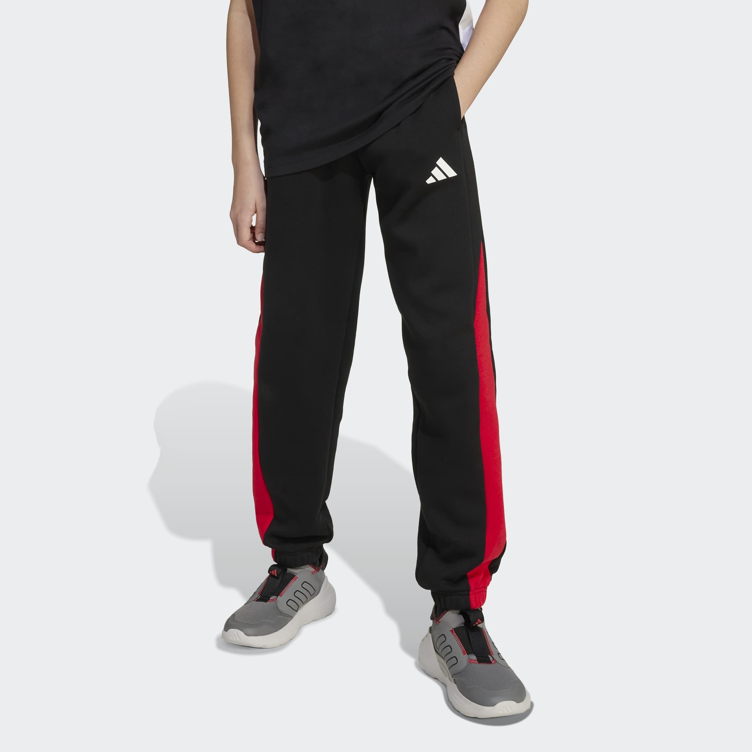 Sporthose ADIDAS SPORTSWEAR "SEASONAL ESSENTIALS COLORBLOCK KIDS", Kinder, Gr. 176, N-Gr, weiß (schwarz, pure ruby, weiß,), Obermaterial: 55% Baumwolle, 36% Polyester, 9% Viskose, Hosen Sporthose