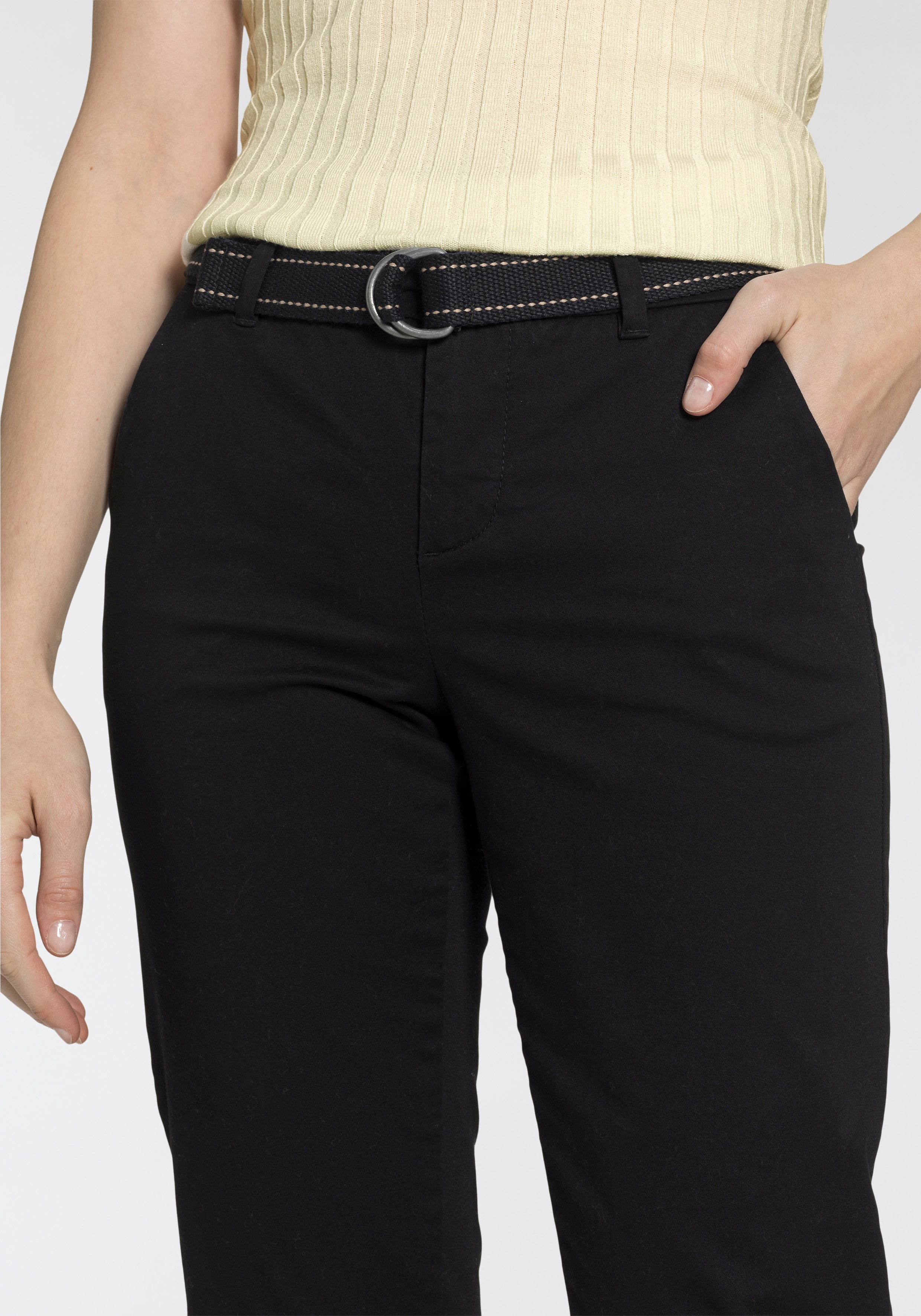 Thumbnail - AJC Chinohose in lässiger Form mit konstrastfarbendem Gürtel